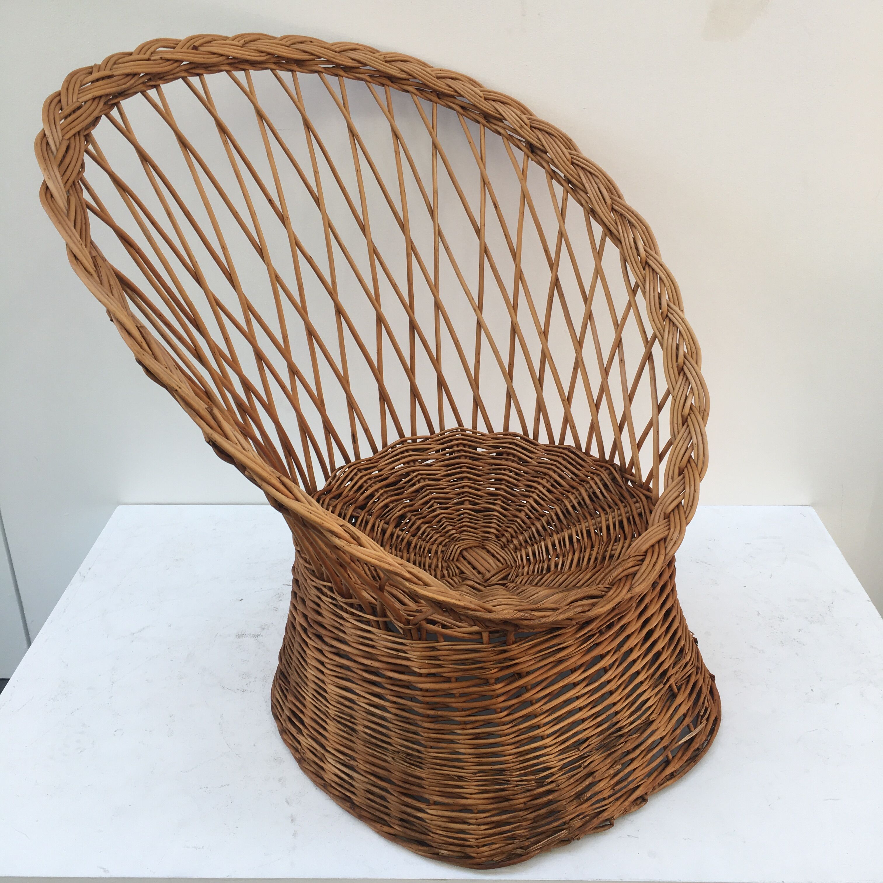 Braided wicker throne armchair