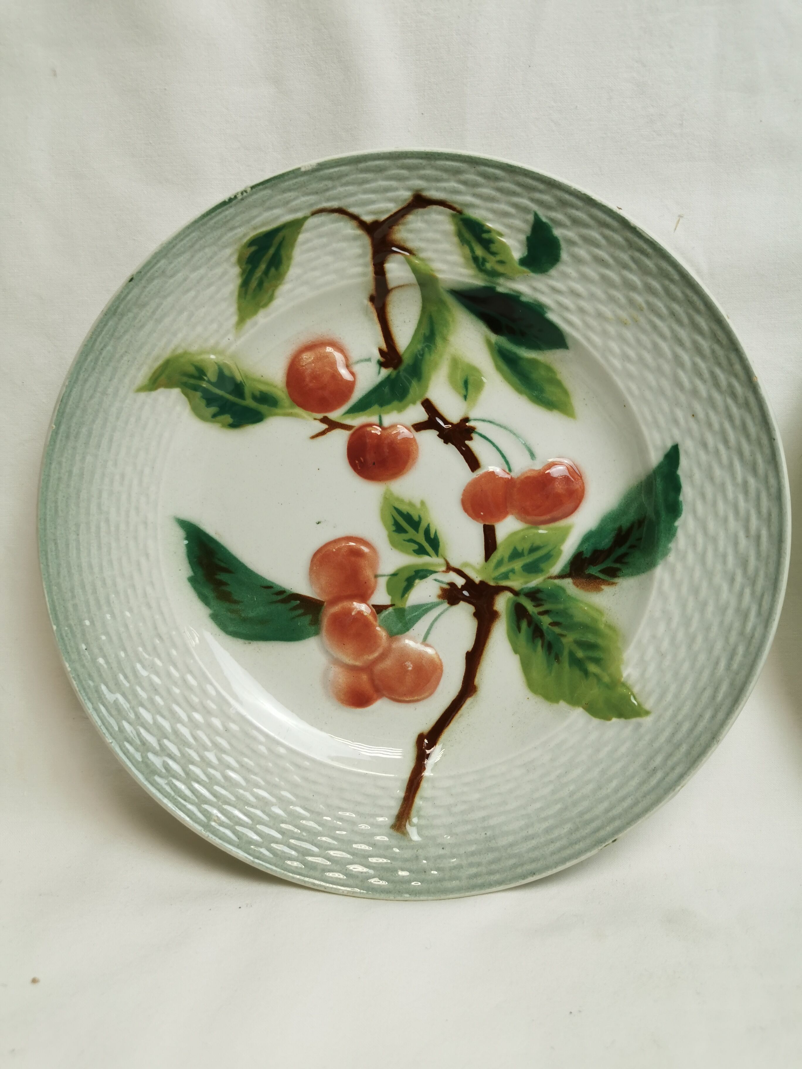 2 old plates st amand, 20 cm. barbotine, art nouveau 1900