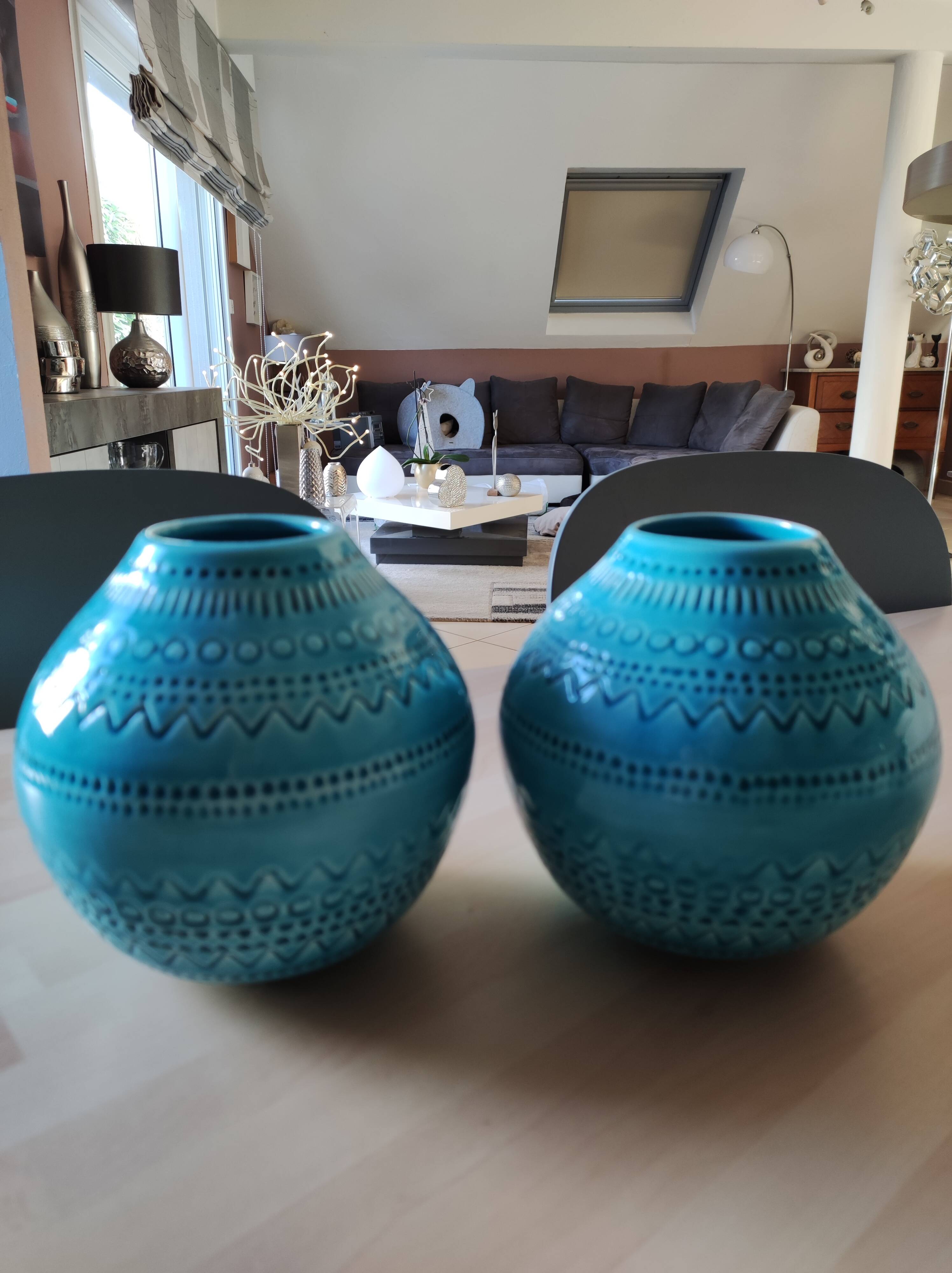 Pair of vases shaped ball stylish Asian. Glazed ceramic