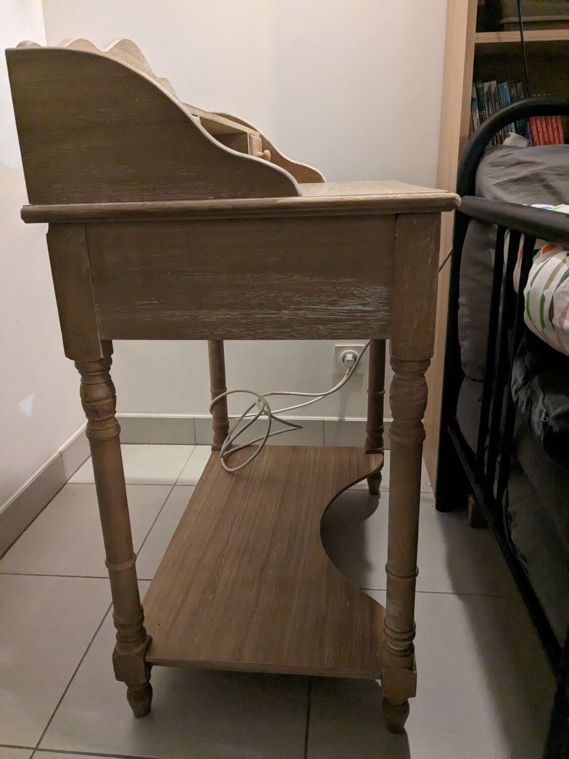 Dressing table style desk