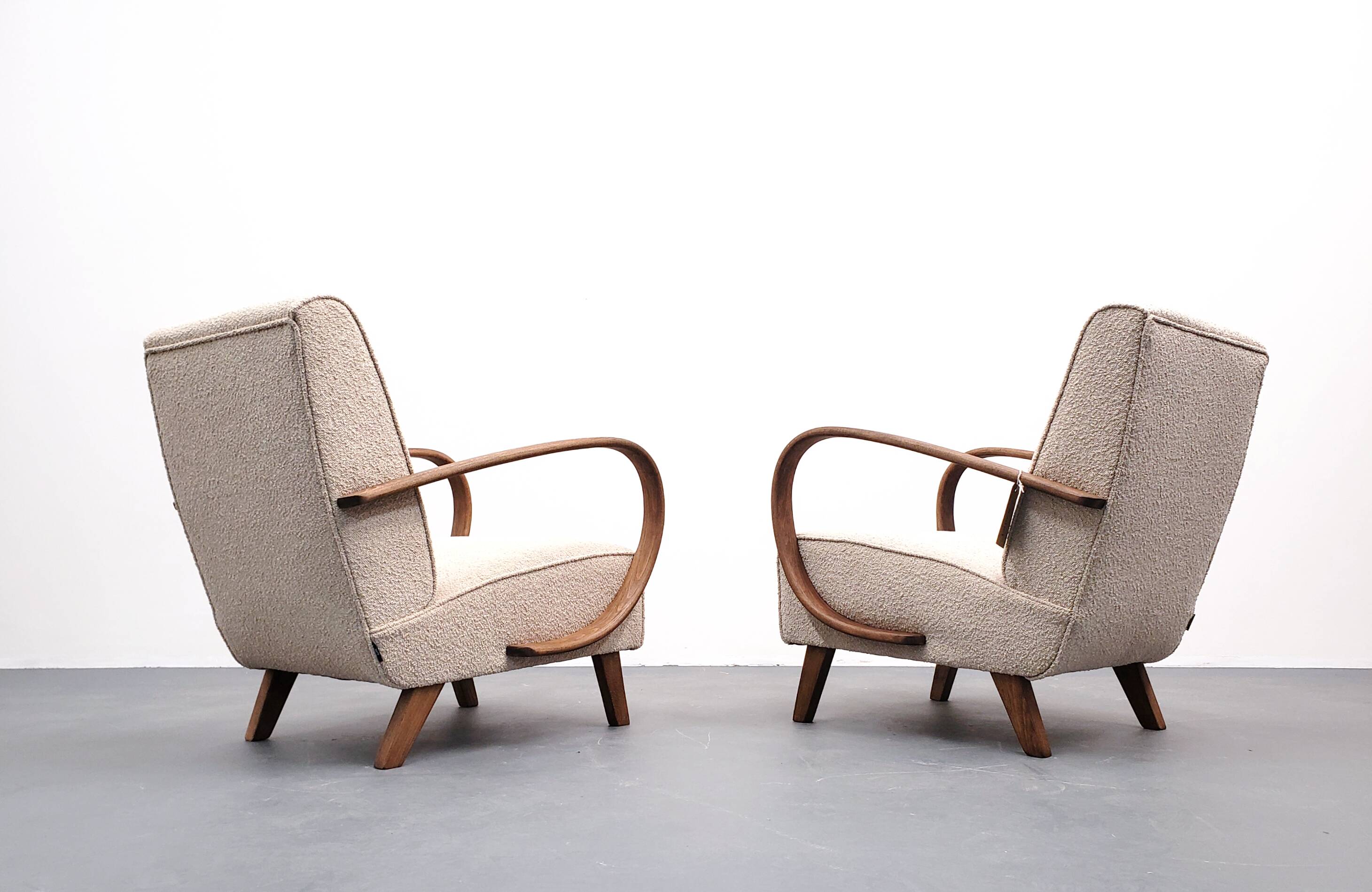 1930 Jindrich Halabala Bentwood Armchair in Beige Buckle