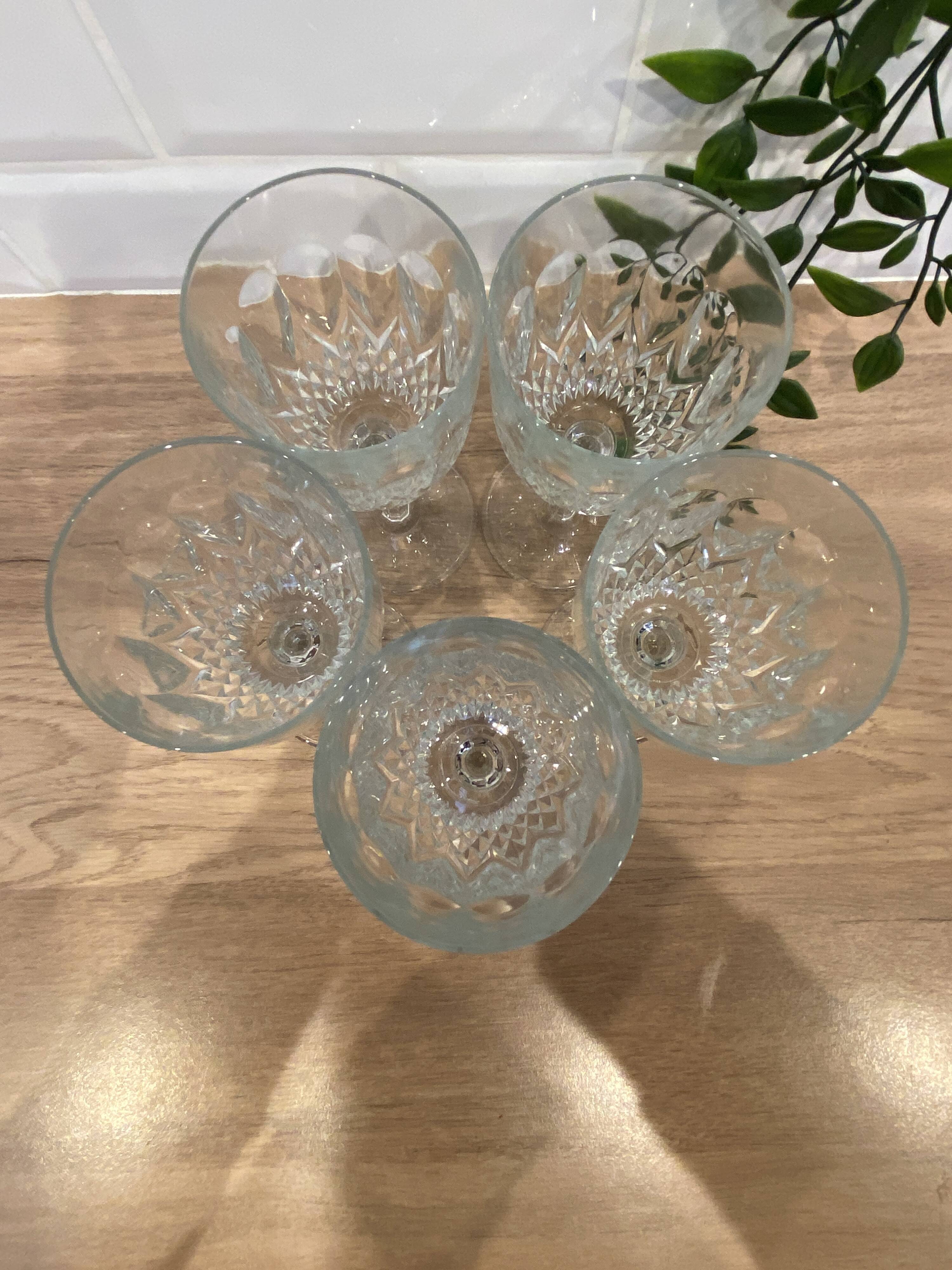 Set of 5 wine glasses