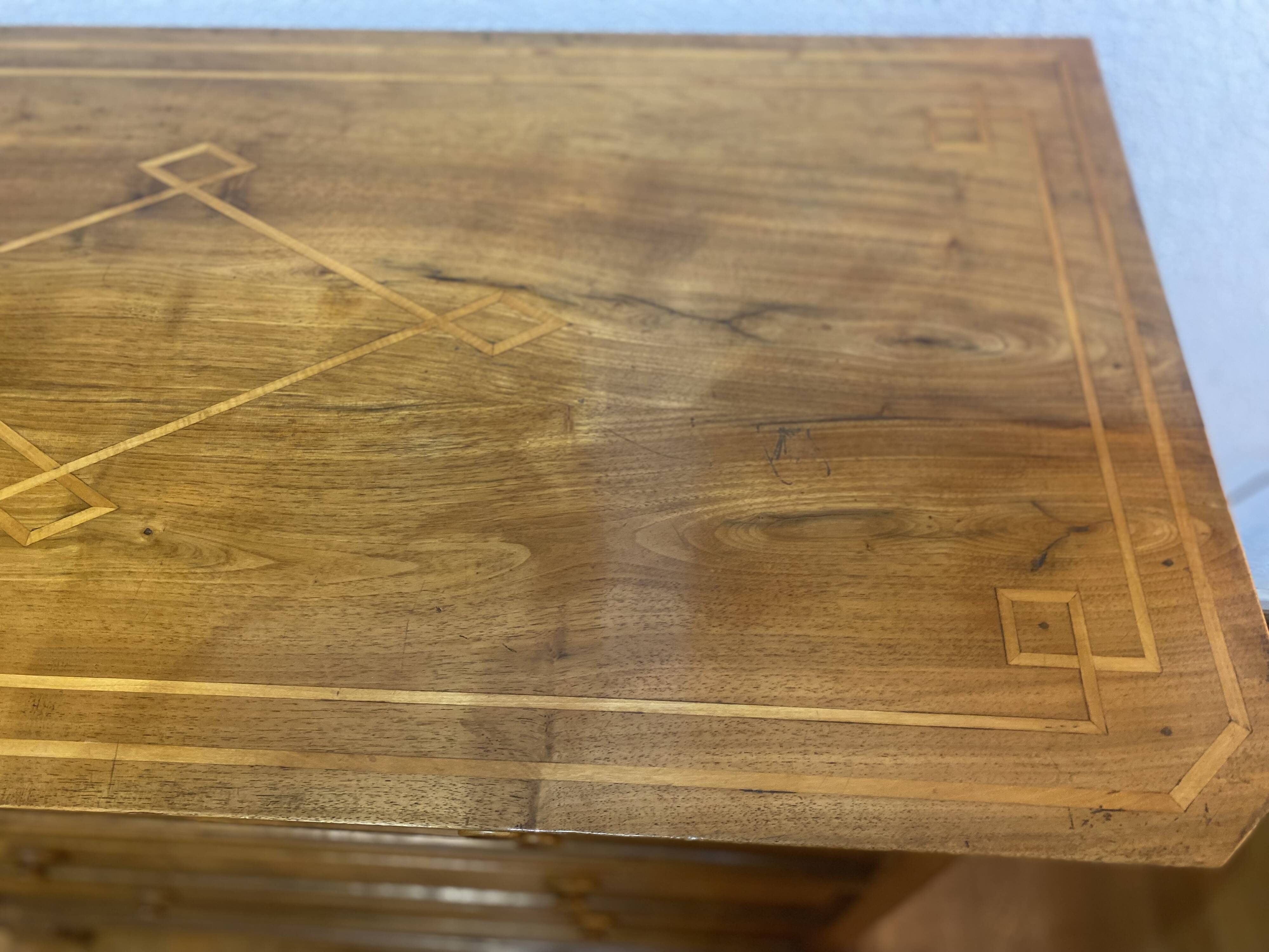 Louis Philippe chest of drawers in cherry wood