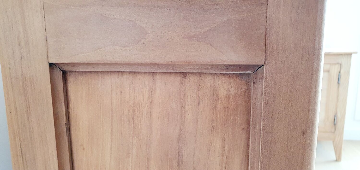 Wooden curtain cabinet
