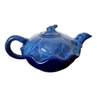 Blue ceramic Art Deco teapot with a frog.