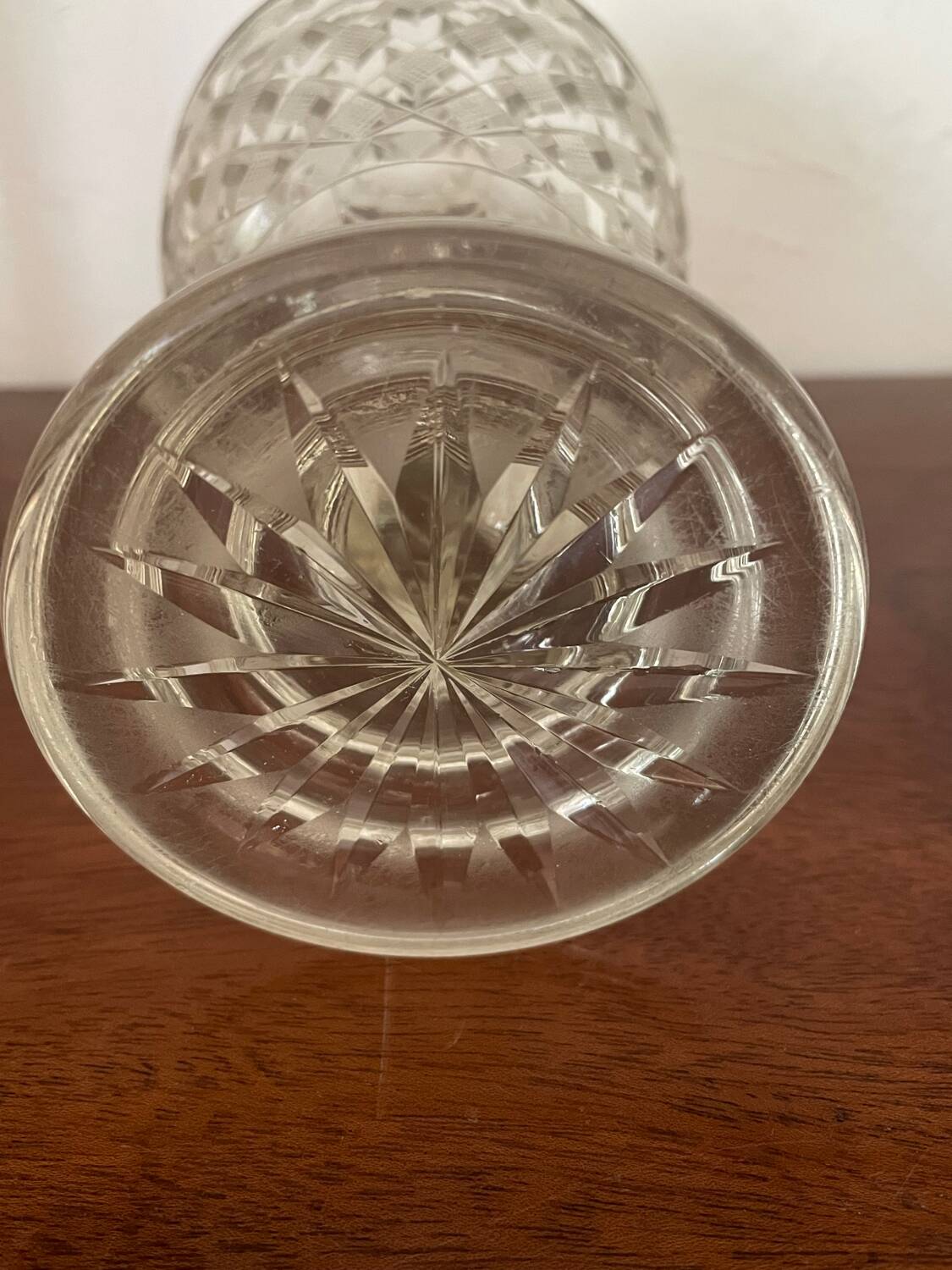 Vase en cristal taillé vintage