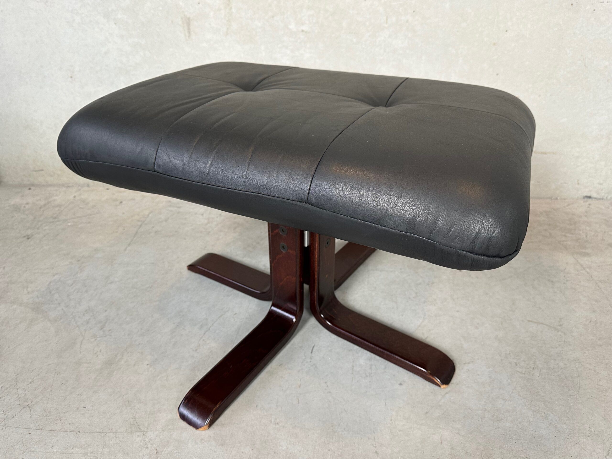 Vintage ottoman – Footstool / Stool