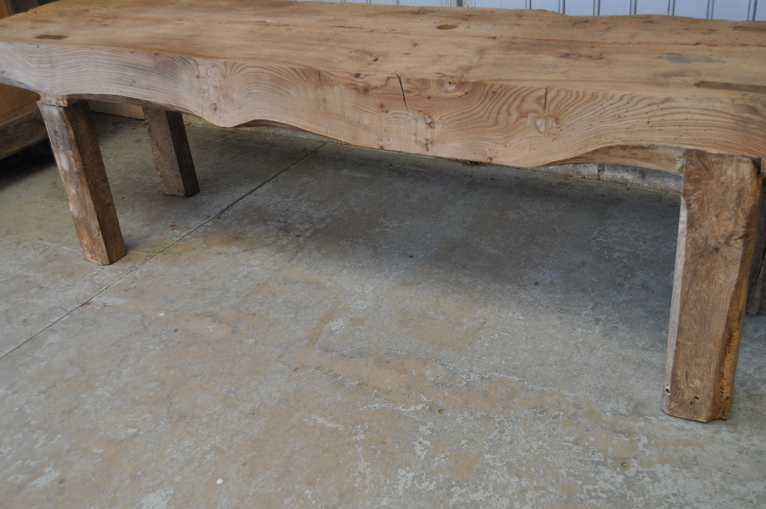 Low carpenter workbench