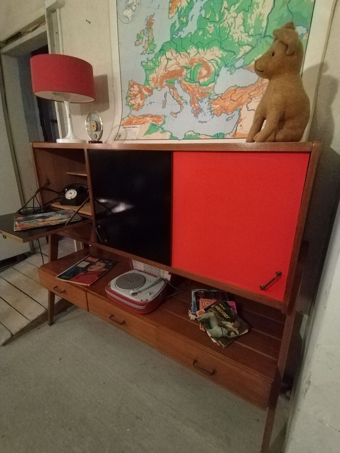 Pure 60s Scandinavian furniture