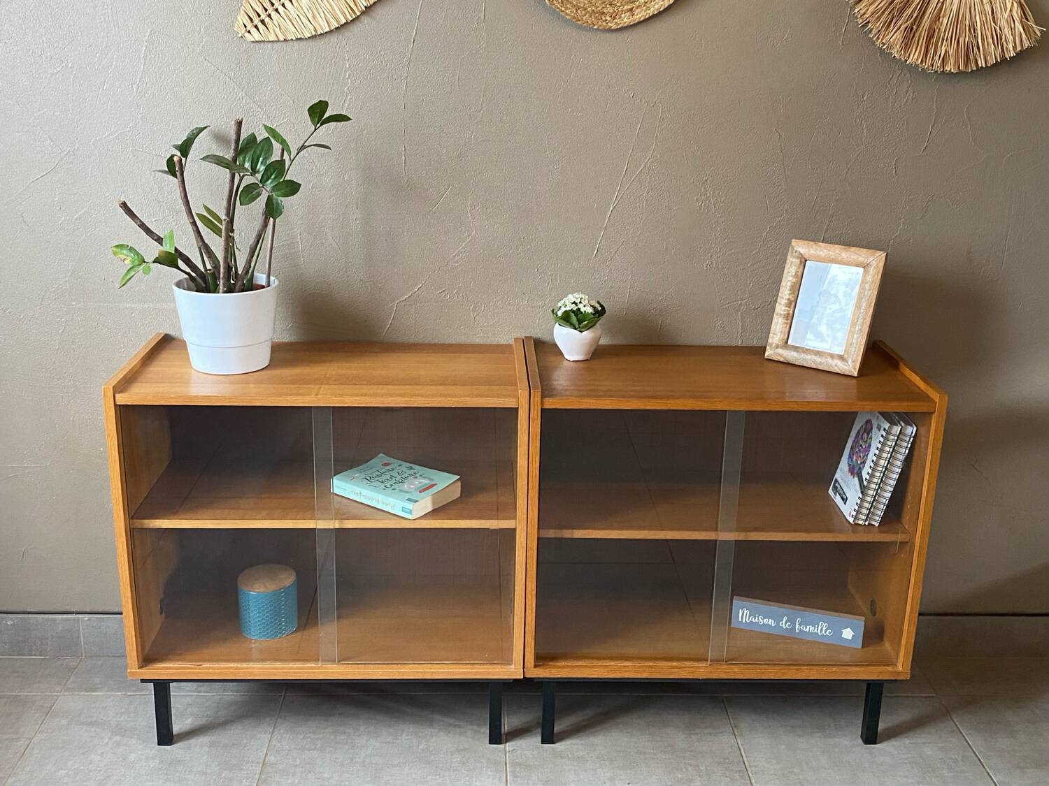 Vintage display cabinet (or TV cabinet)