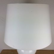 Lampe à poser opaline années 70 space age pied balustre