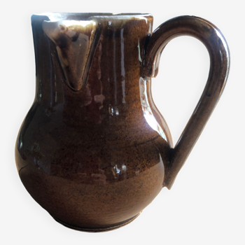 Water pitcher