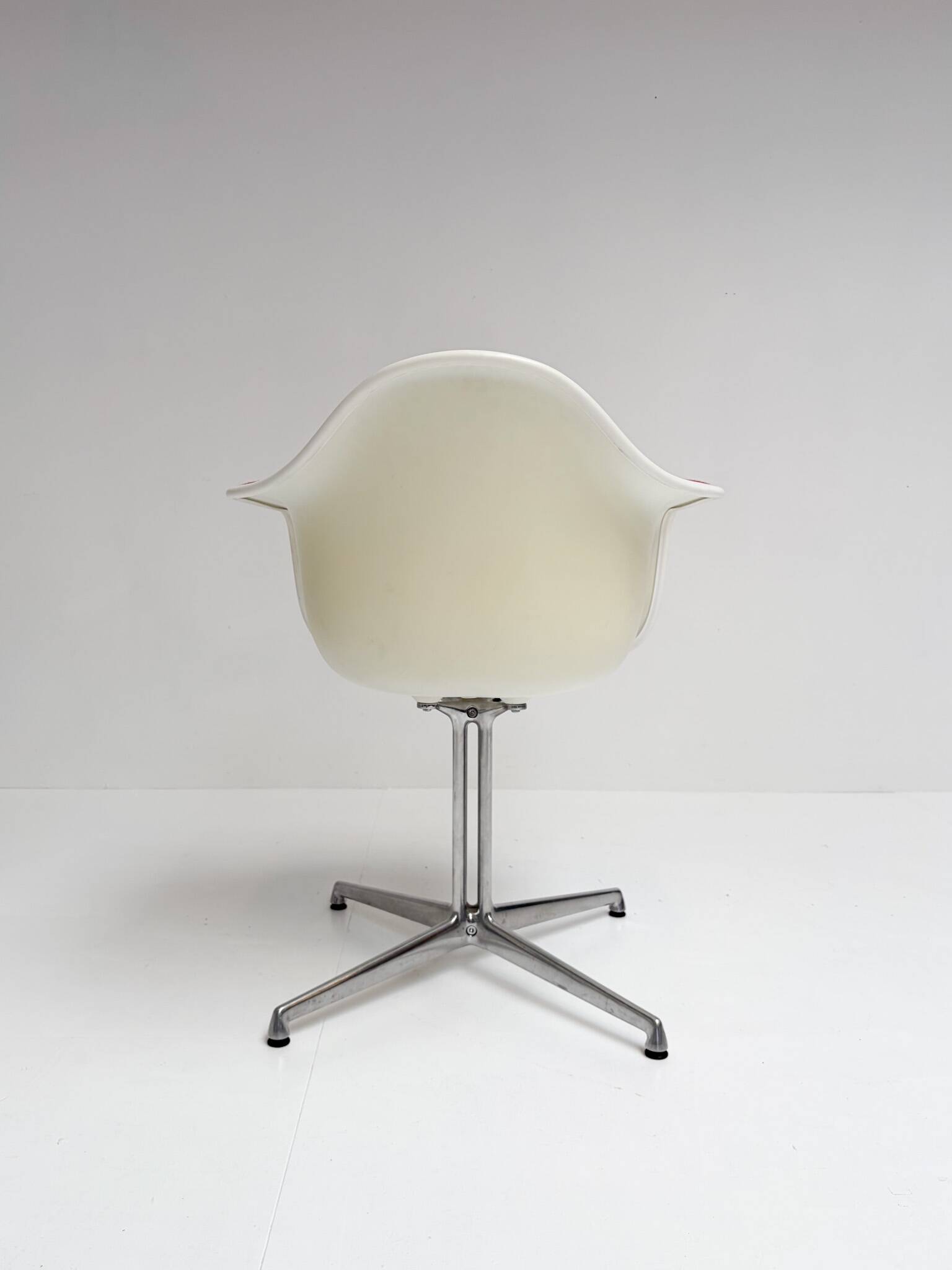 Fauteuil DAL par Charles et Ray Eames pour Vitra, années 2010.