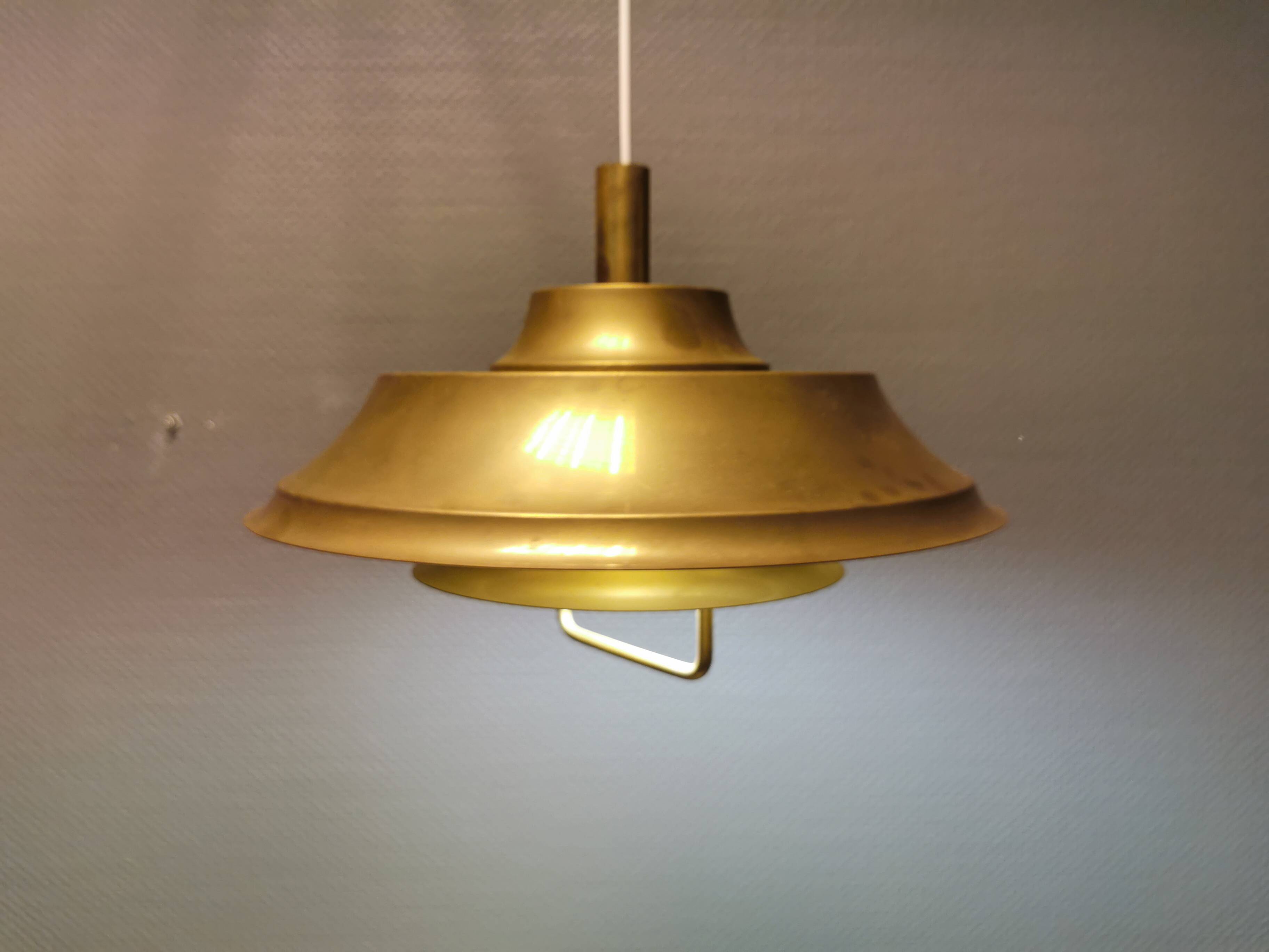 Lampe à suspension en laiton massif années 1970 Danemark