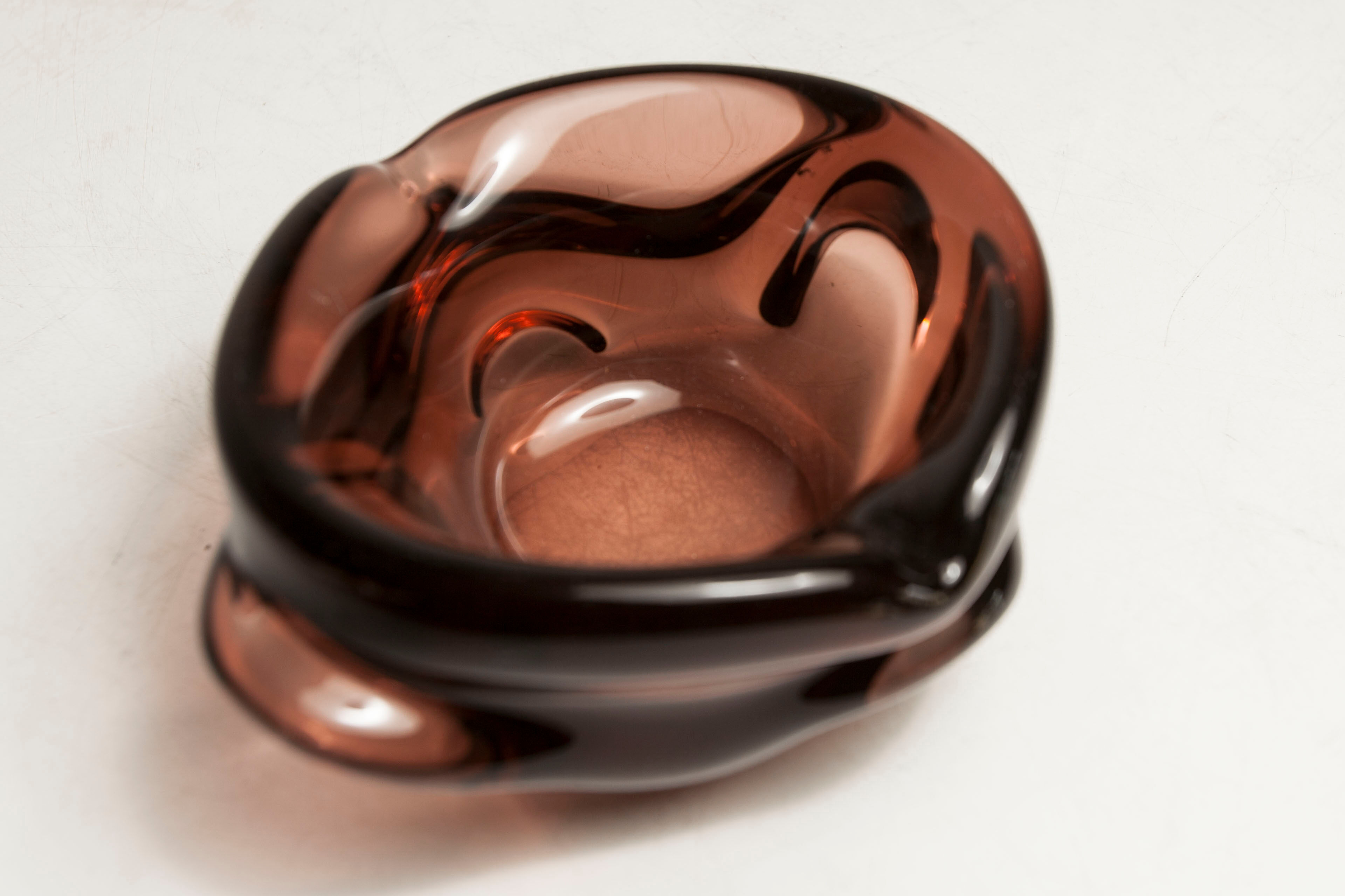 Cendrier Murano rond forme atypique violet rose 1950