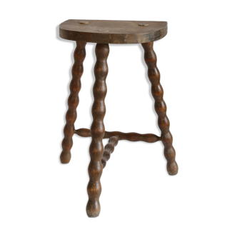 Tripod stool with turned feet