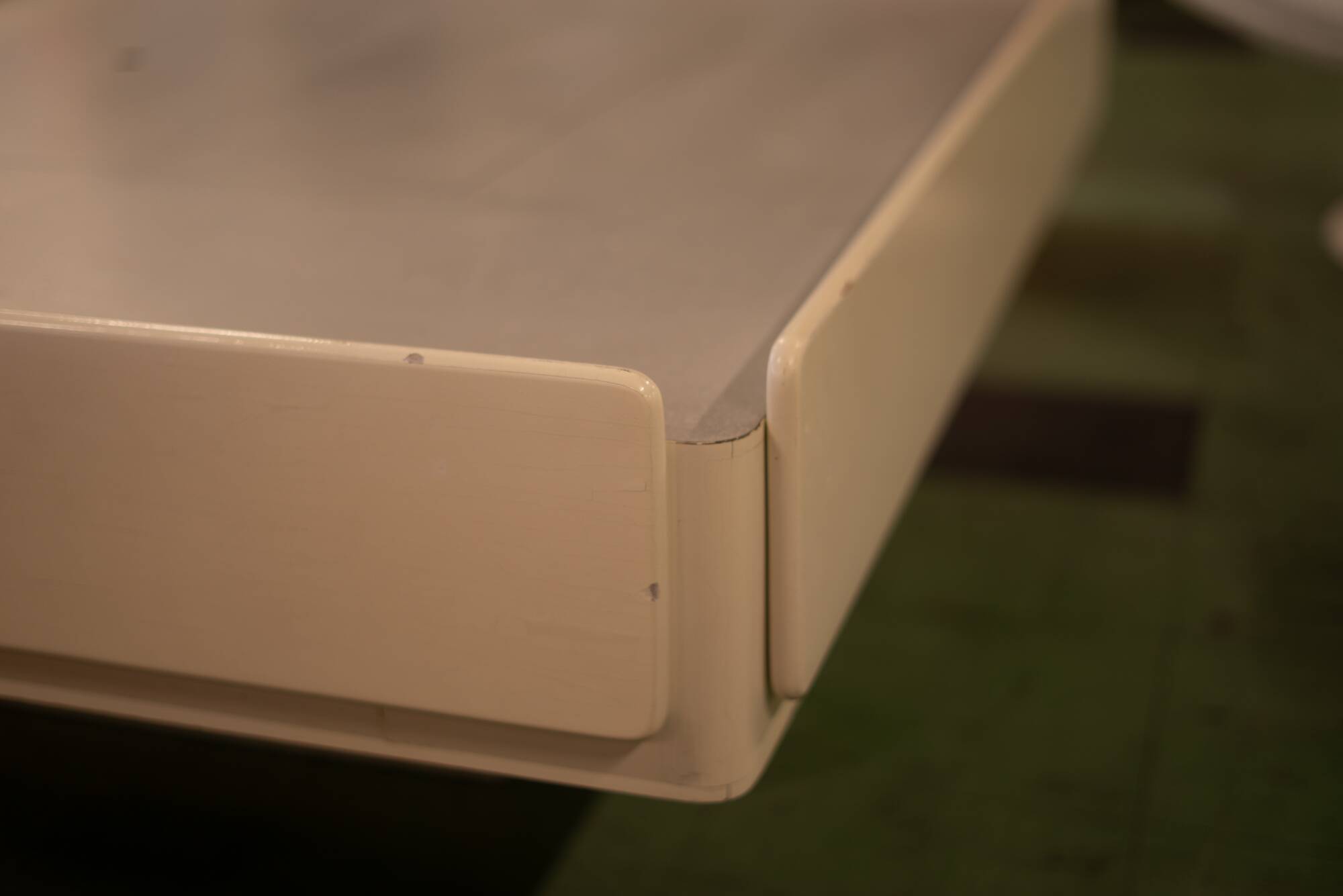 White coffee table Caori Vico Magistretti Gavina 1960