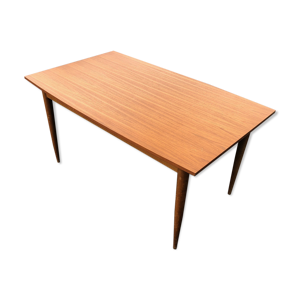 Table scandinave hexagonale avec