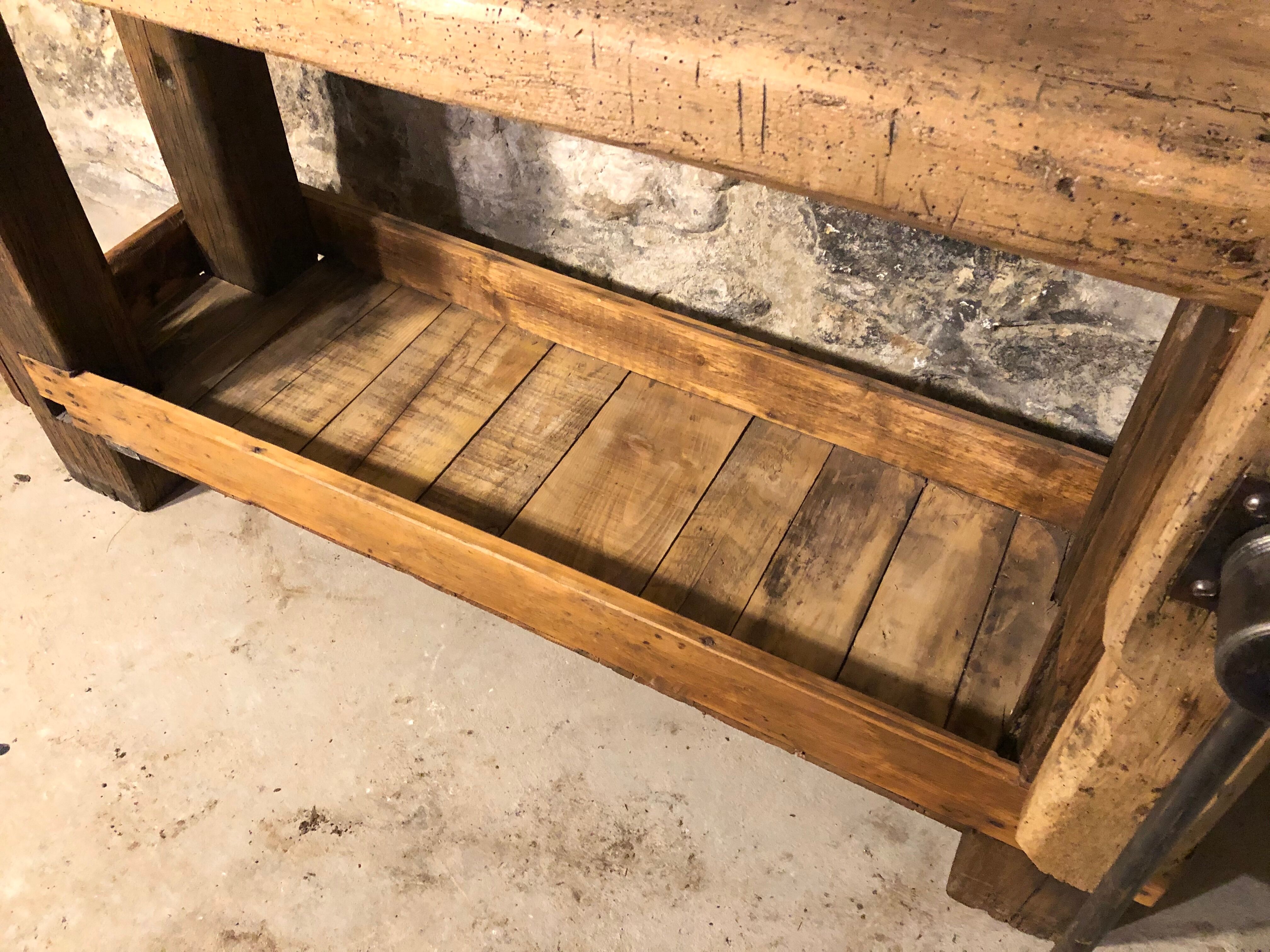 Carpenter's workbench