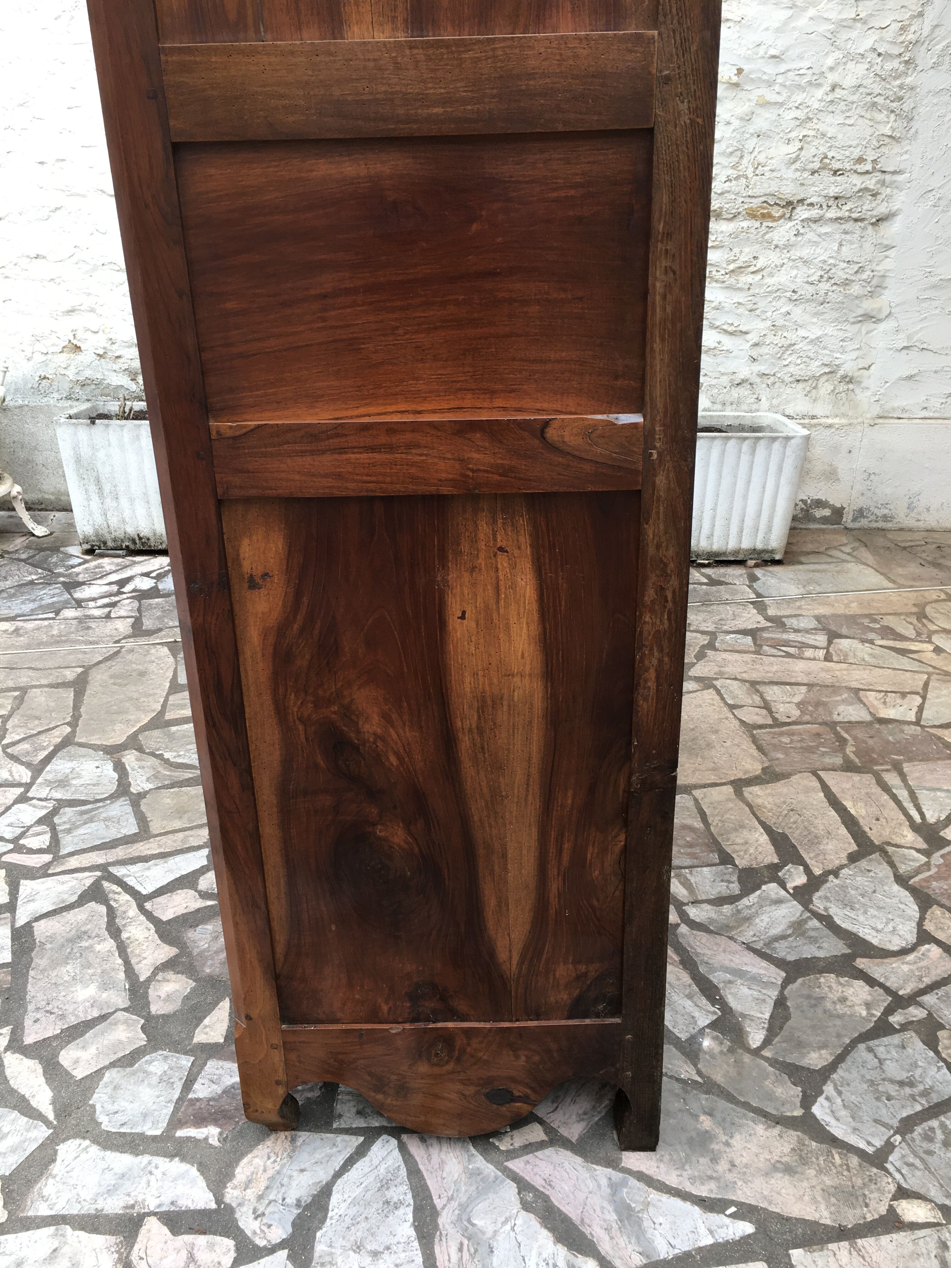 Wardrobe Louis XV Poitou from XIXth in walnut