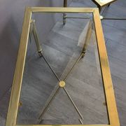 Paire de tables d’appoint en métal et verre, XXème siècle