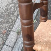 4 chaises brutalistes en bois tourné et paille