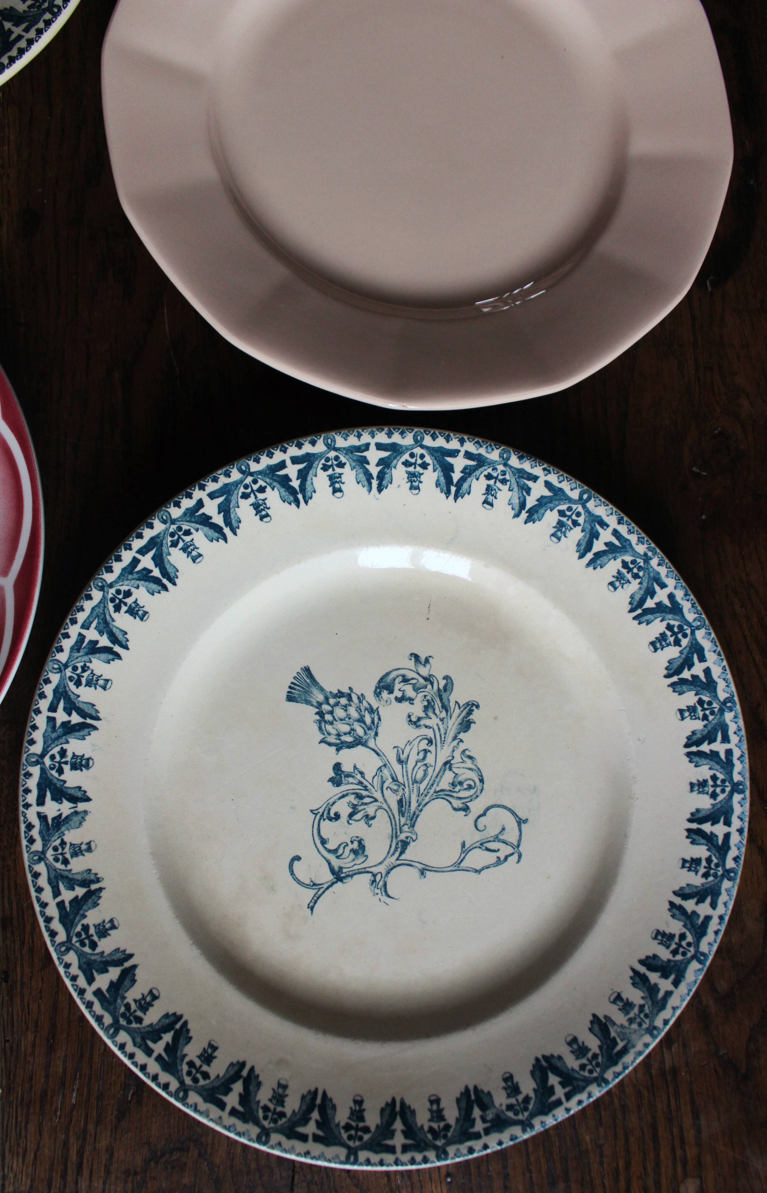 6 mismatched flat plates Terre de Fer Digoin Sarreguemines