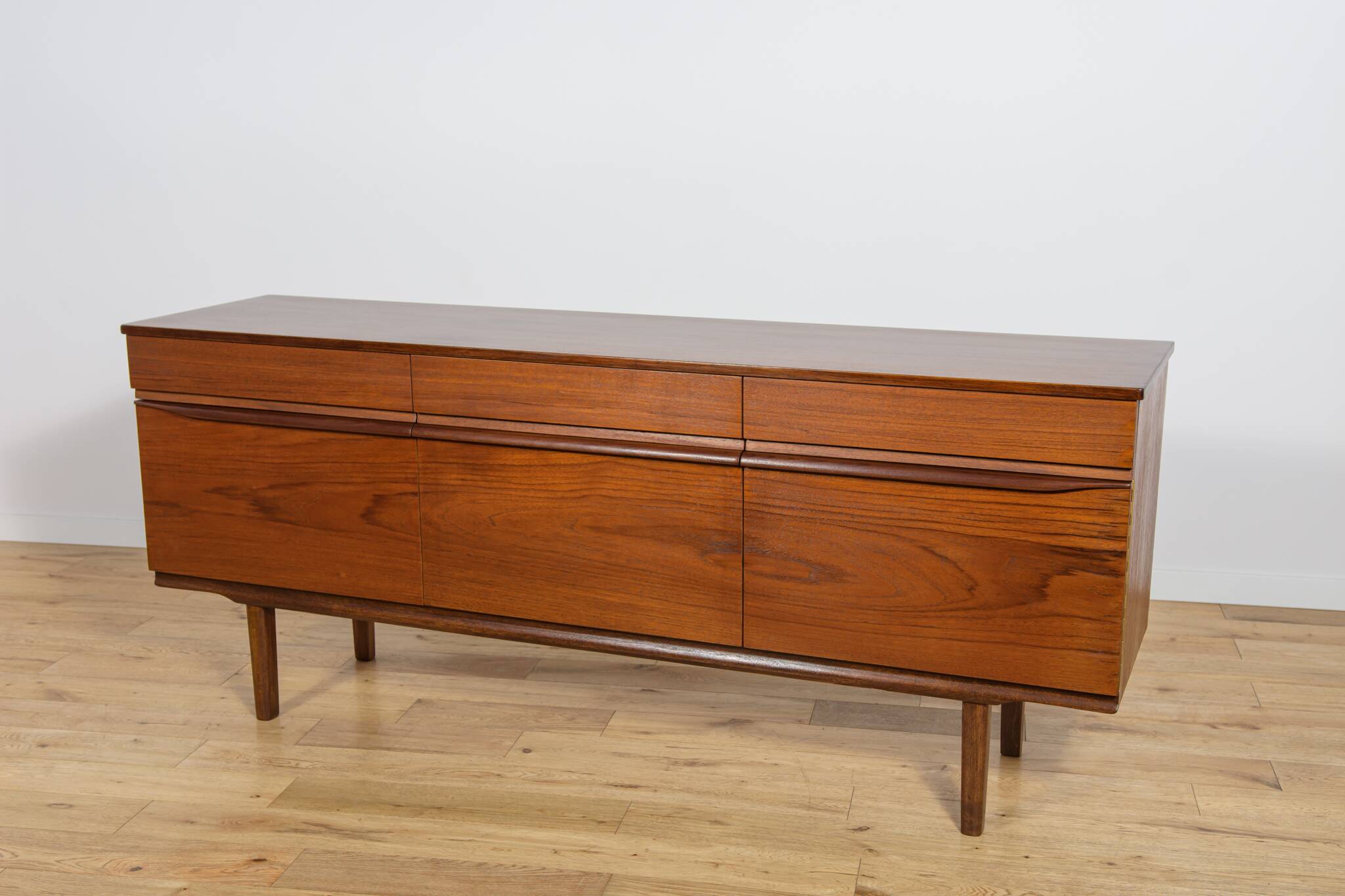 Mid-century modern English teak sideboard from Stonehill, 1960s