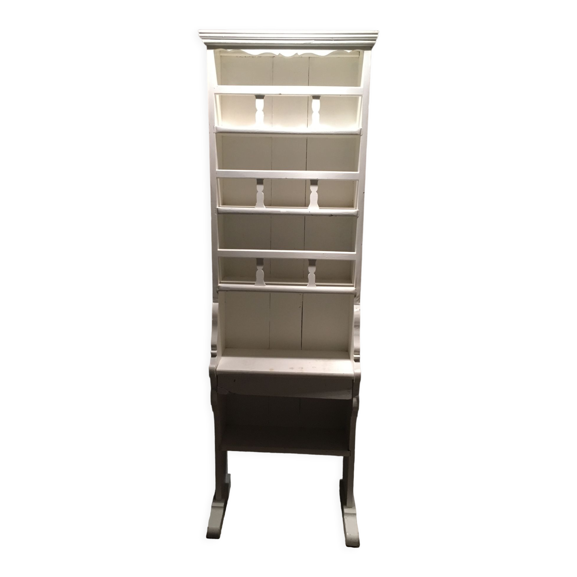 Vintage white dresser