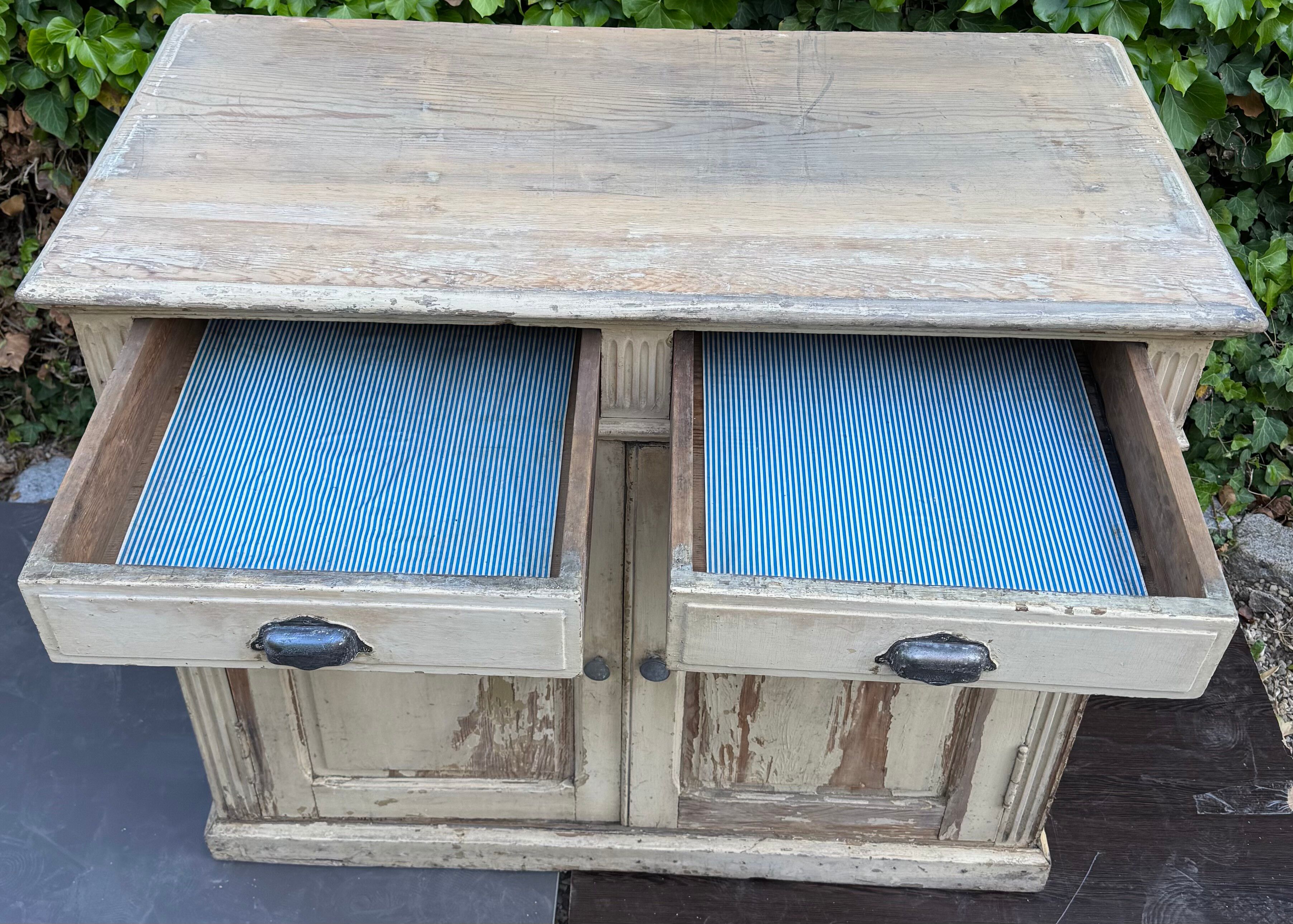 Buffet parisien vintage