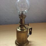 Brass pigeon lamp