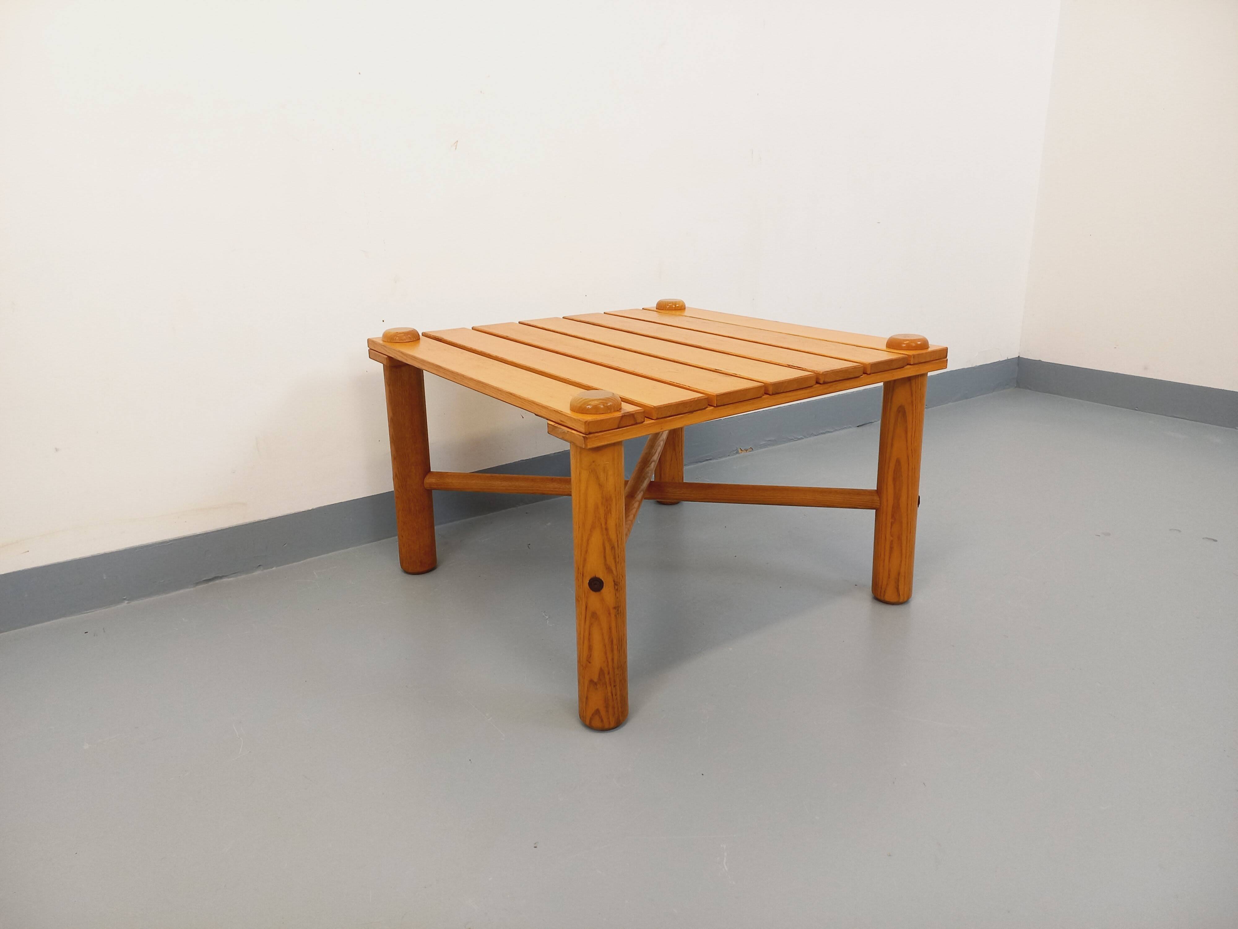 Vintage square coffee table in solid pine from the 70s and 80s.