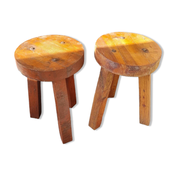 Lot of 2 wooden stools, arts and crafts.