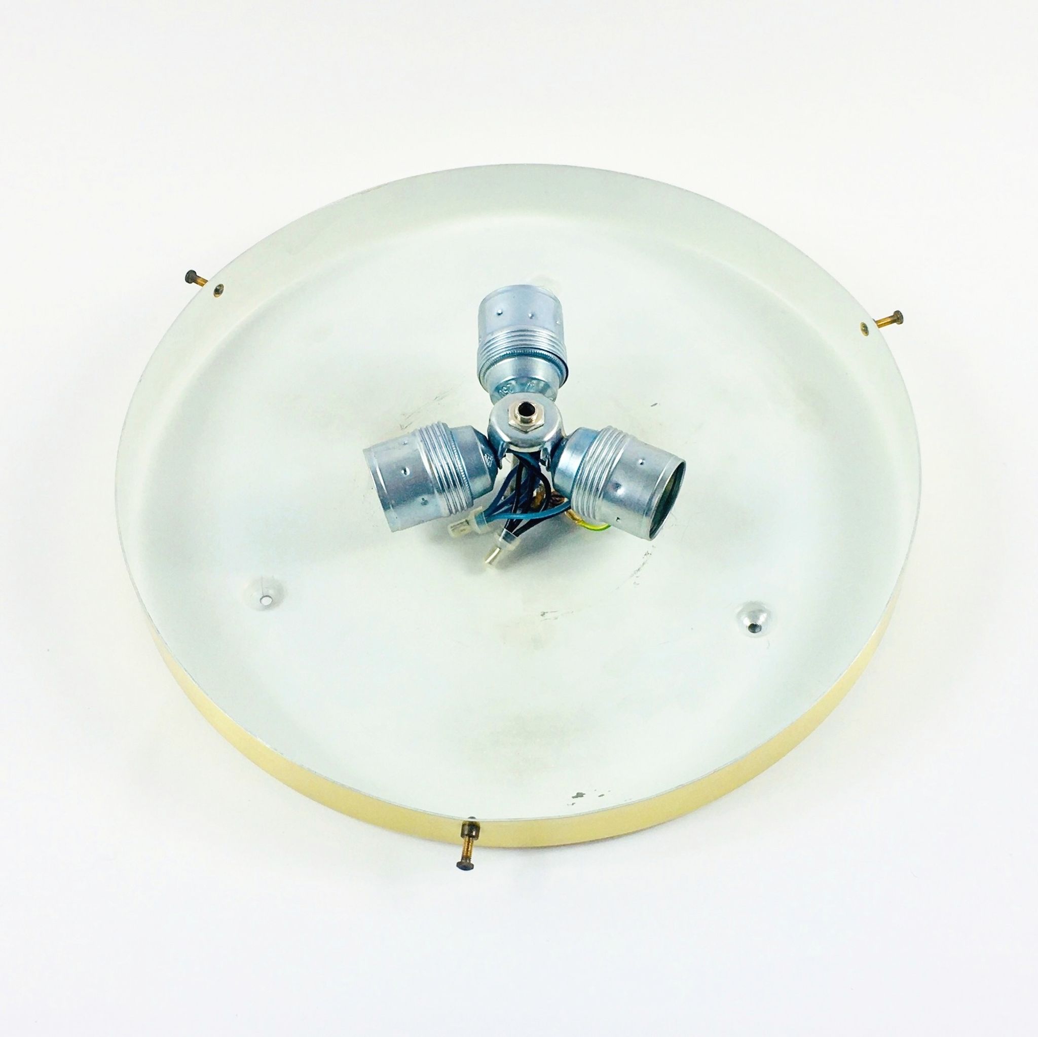 Paire de grands plafonniers en verre de glace Murano de Doria, années 1960.