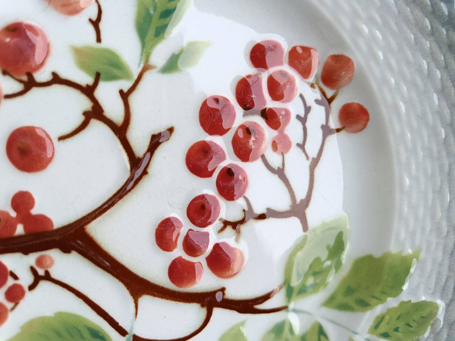 Barbotine dessert plates