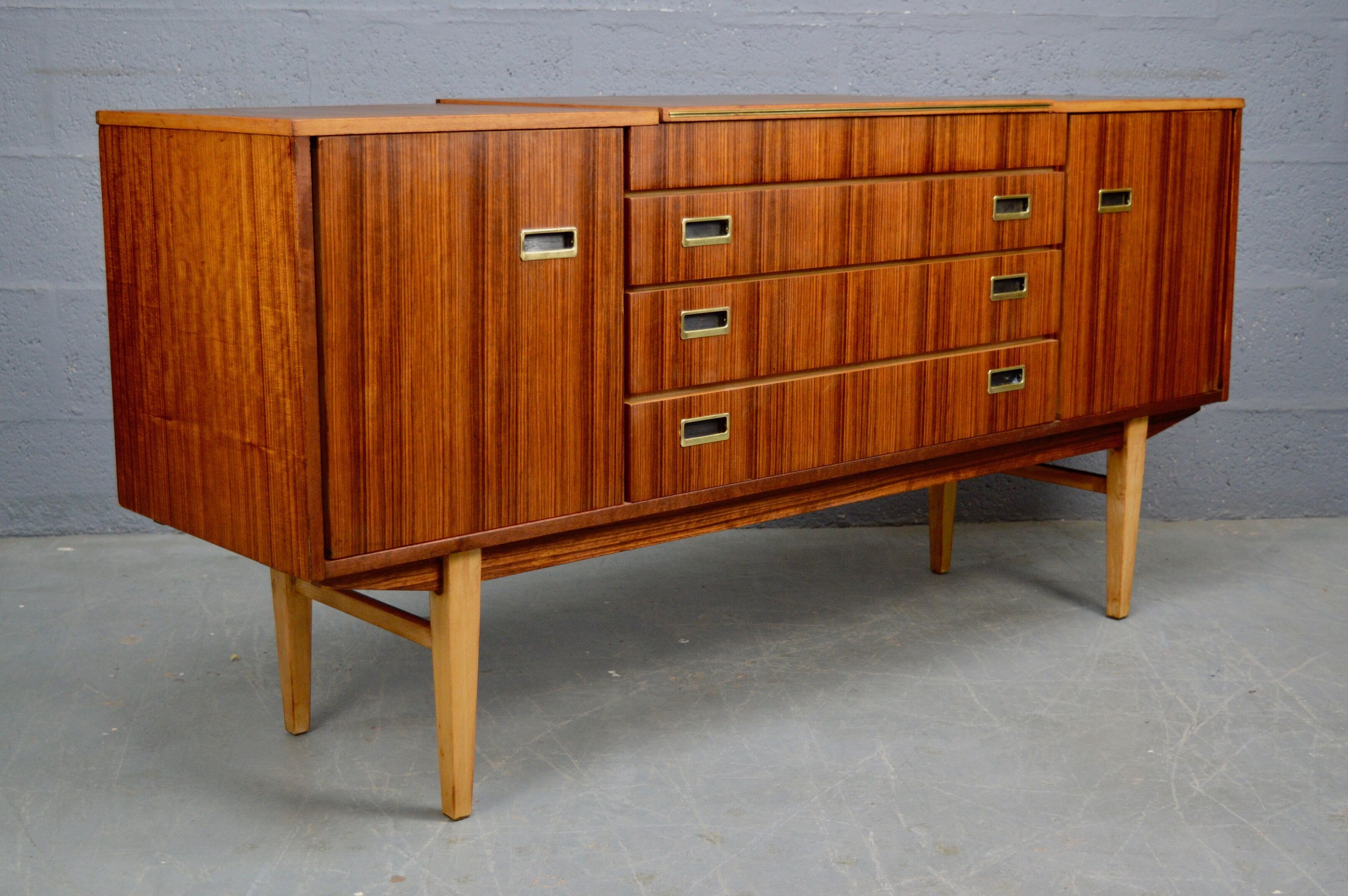 Teak sideboard by beautility