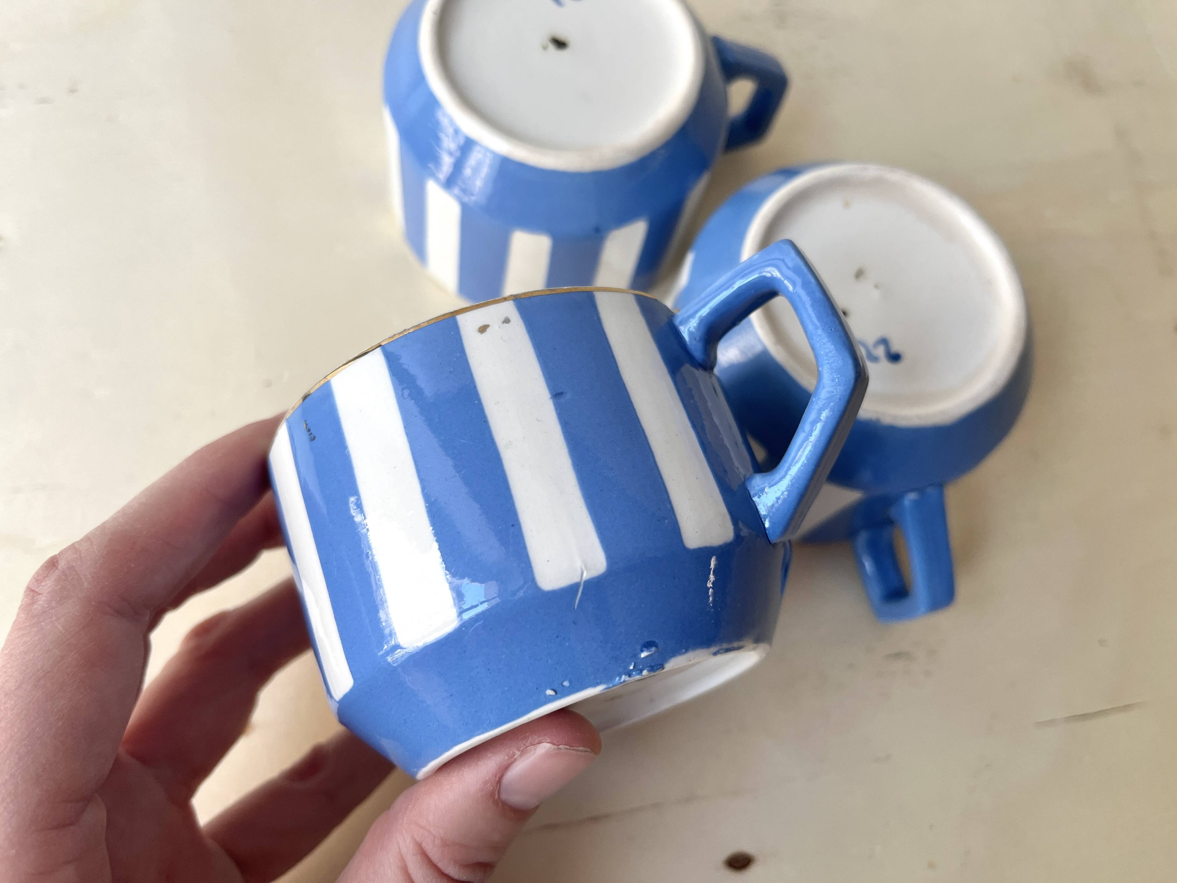 Set of 3 FOX TROTT coffee cups from Sarreguemines, 1930s, Art Deco service.