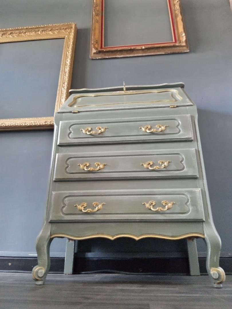 Louis XV style skate secretary