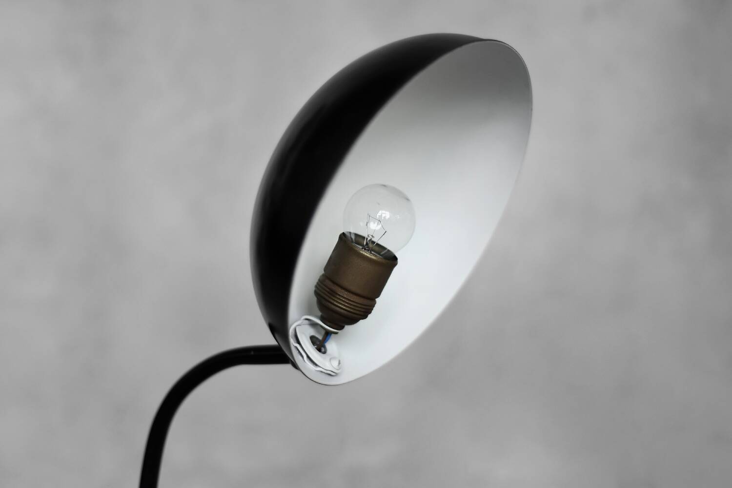 Bauhaus Vintage Minimalist Desk Lamp in Black Metal by Gebrüder Cosack Gecos, Germany, 1940s