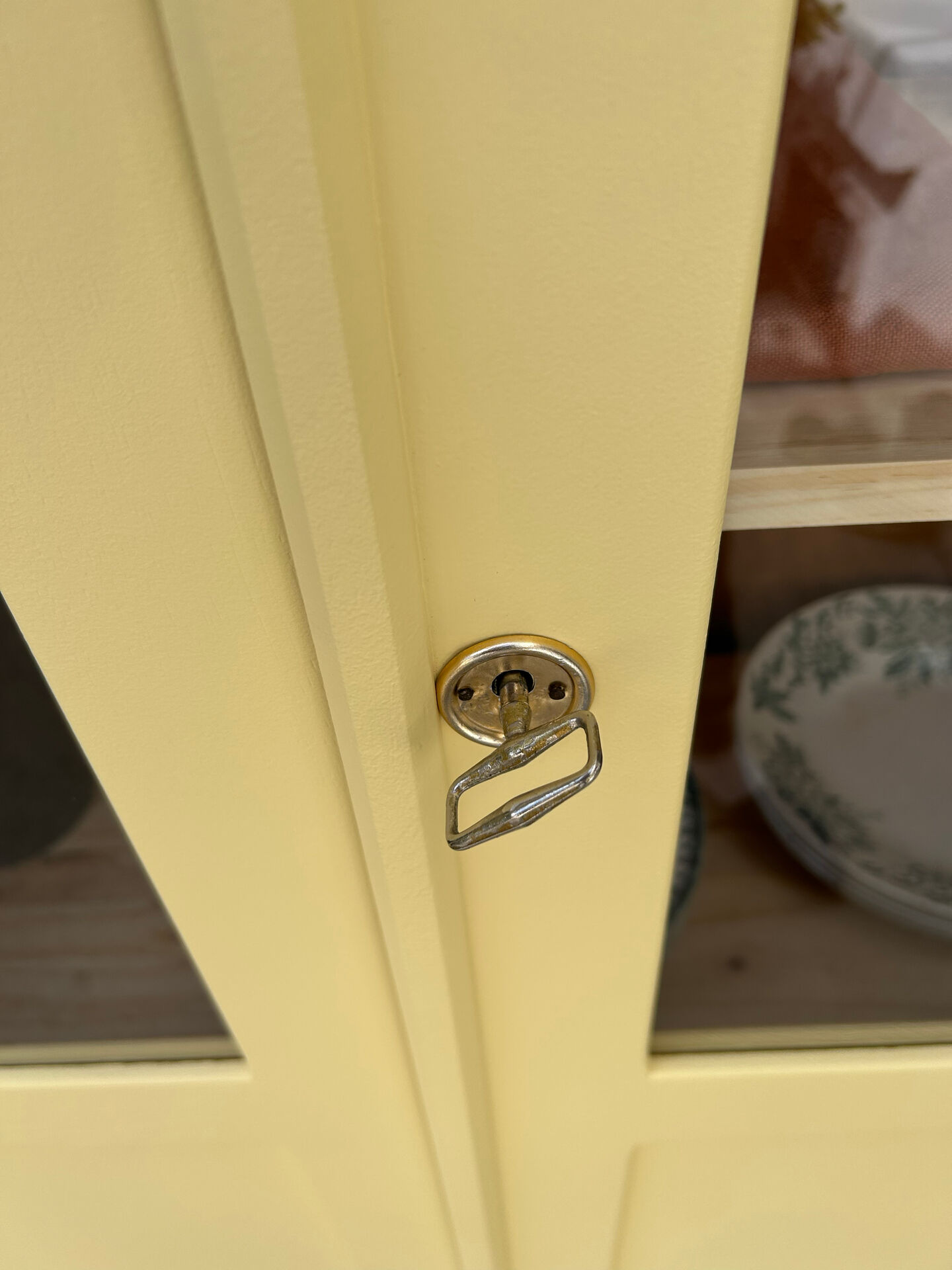 Armoire vitrée rénovée 