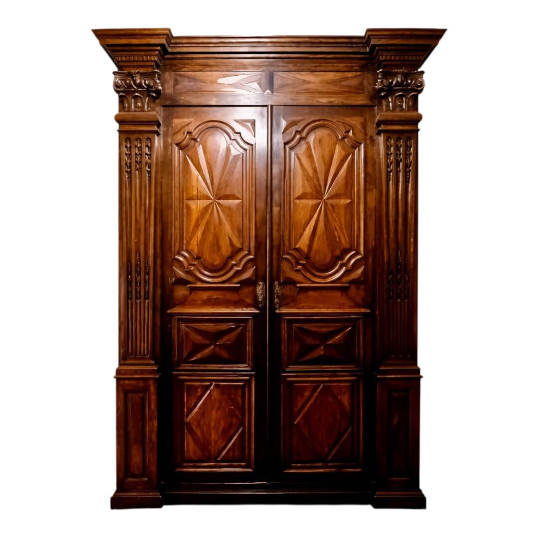 Entrance wardrobe in oak and walnut