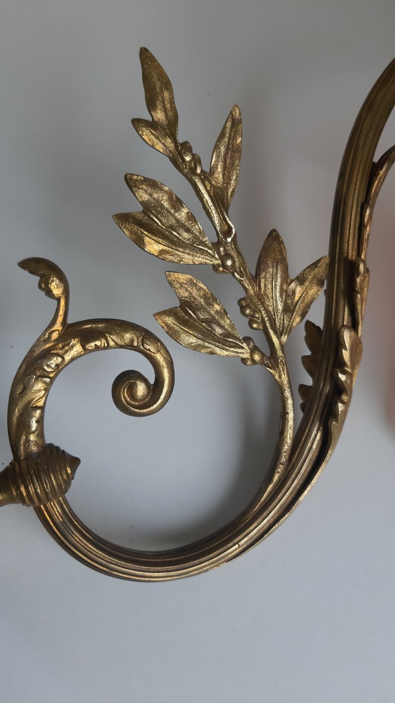 Art deco bronze wall lamp