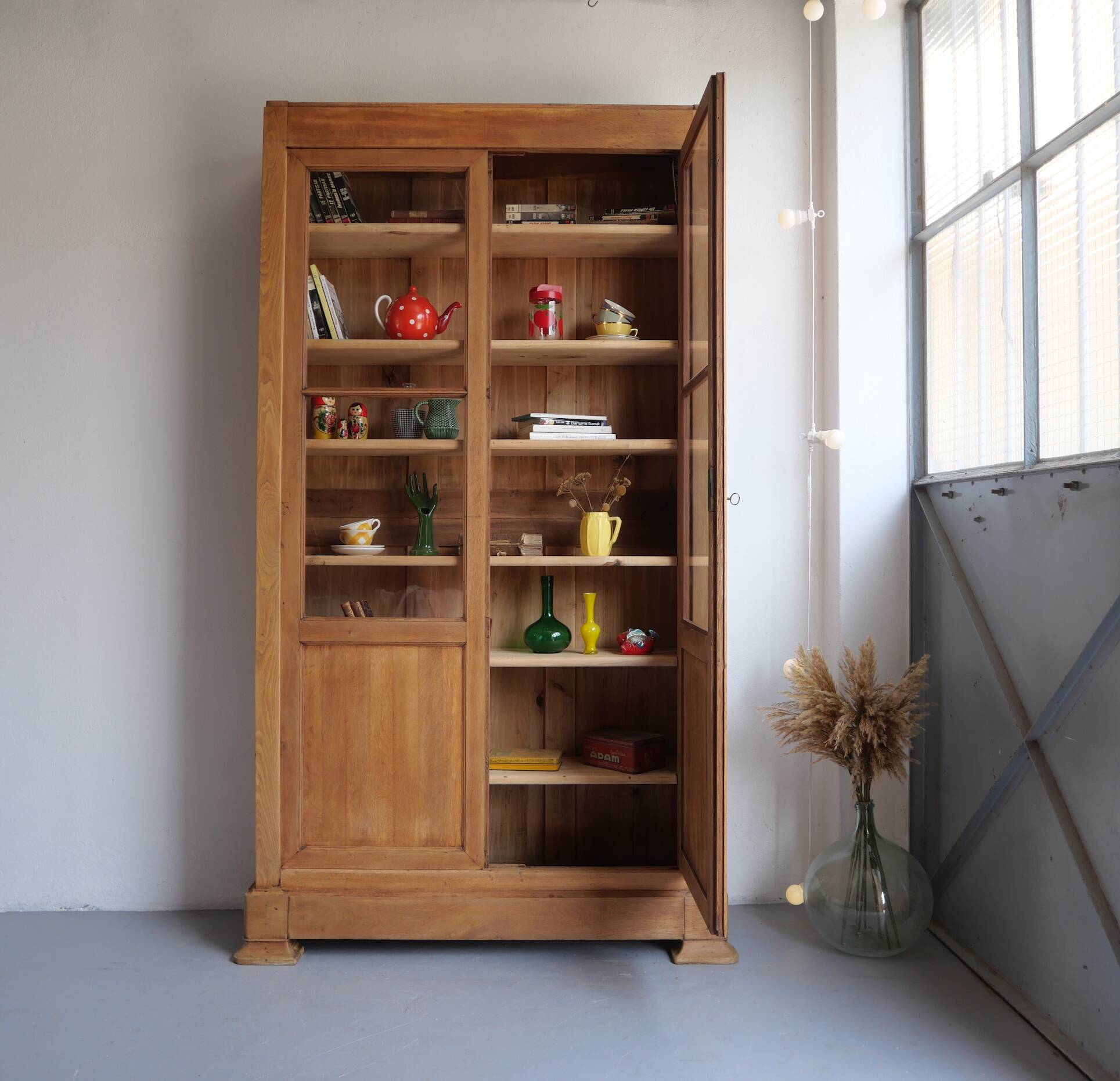 Oak display cabinet bookcase