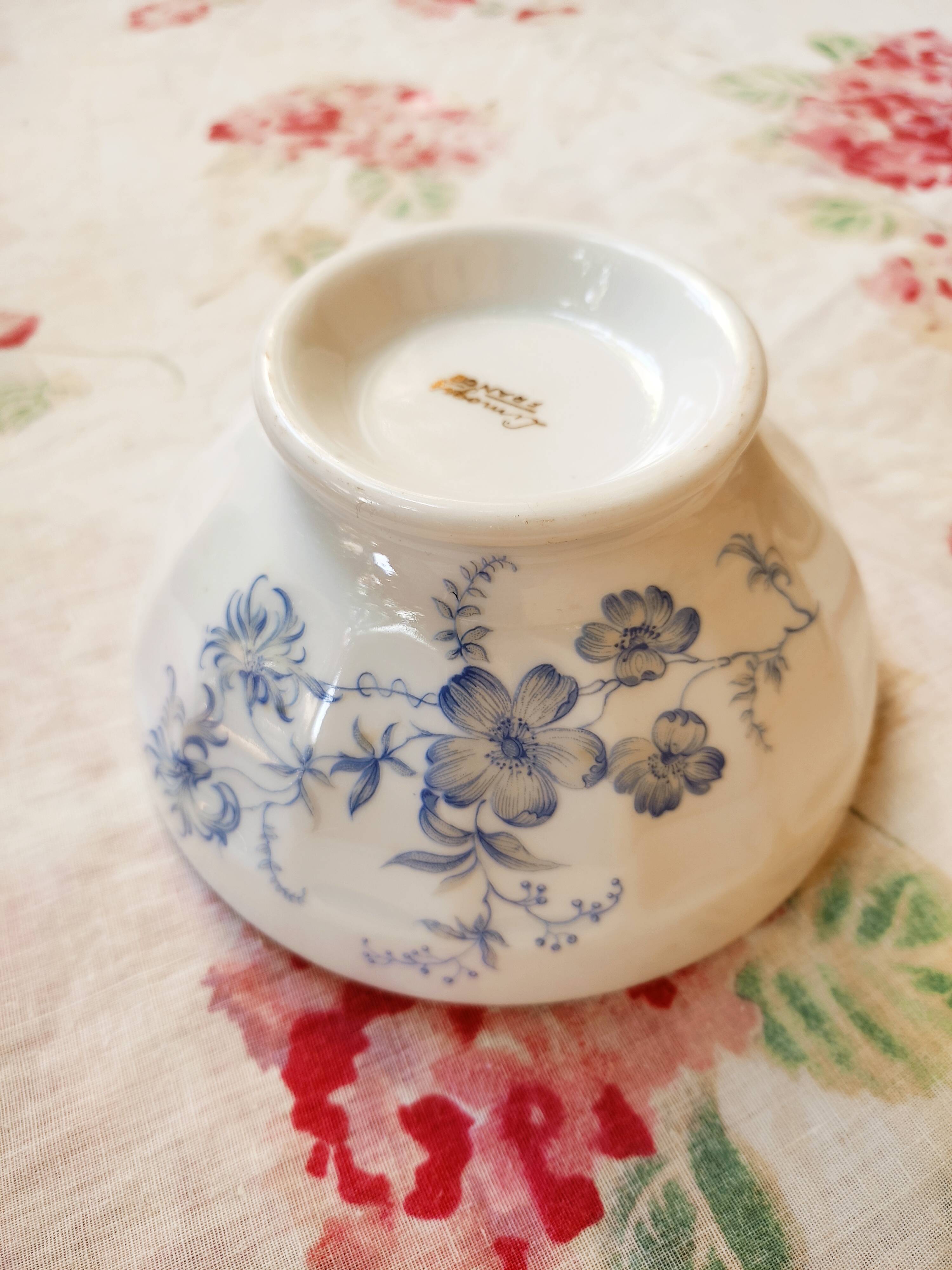 5 mismatched old bowls