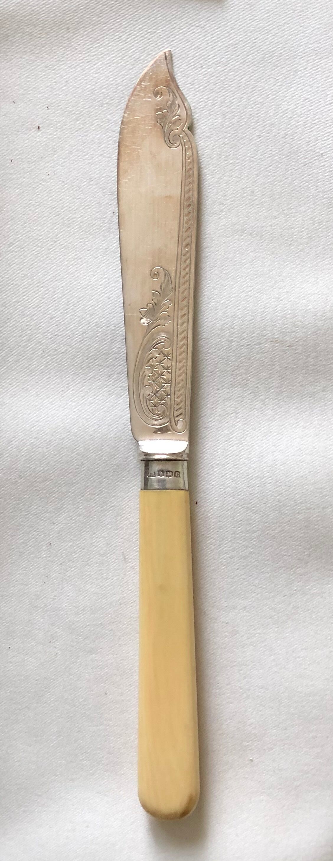 Fish cutlery service
