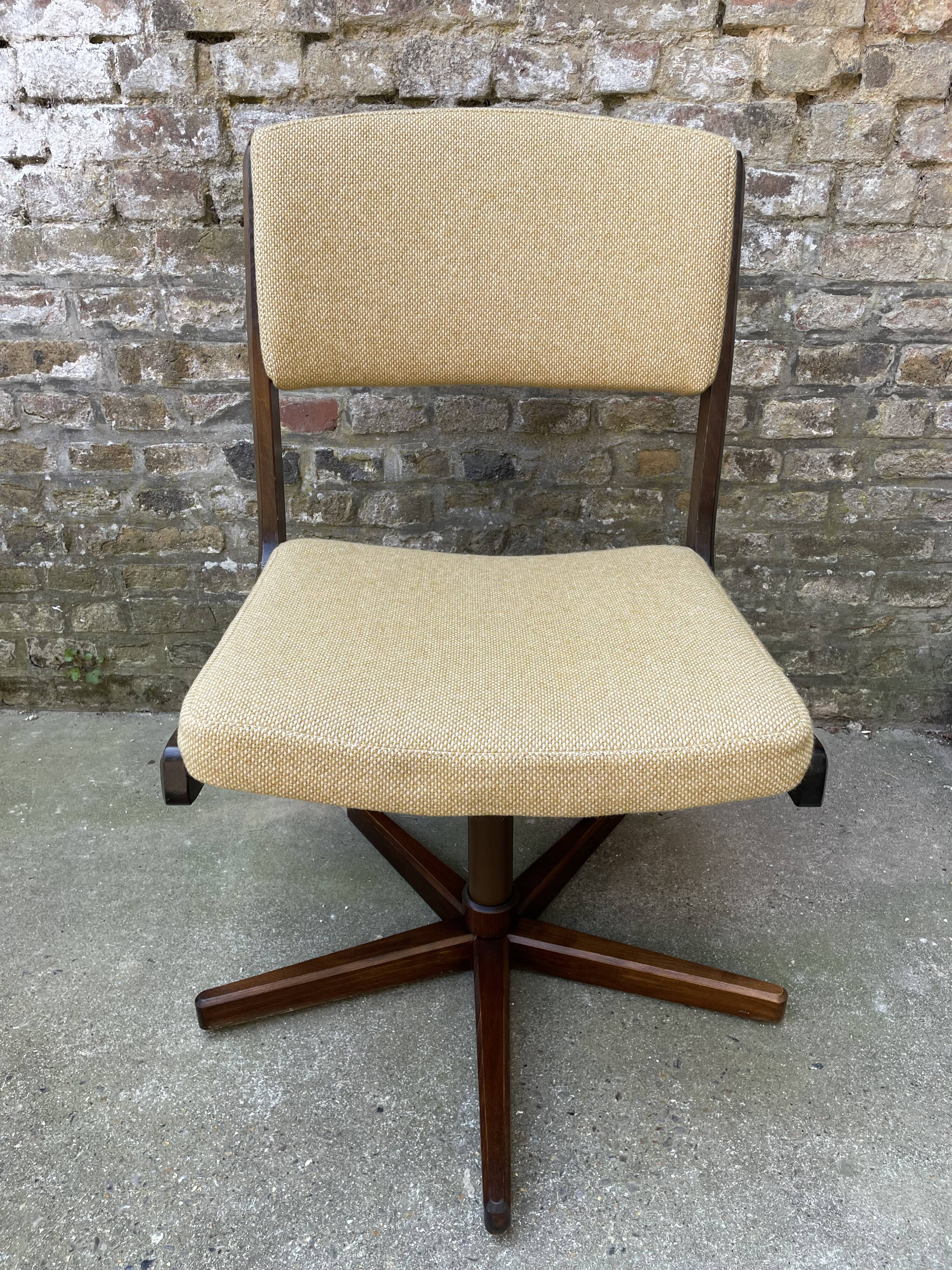 Scandinavian style swivel office chair