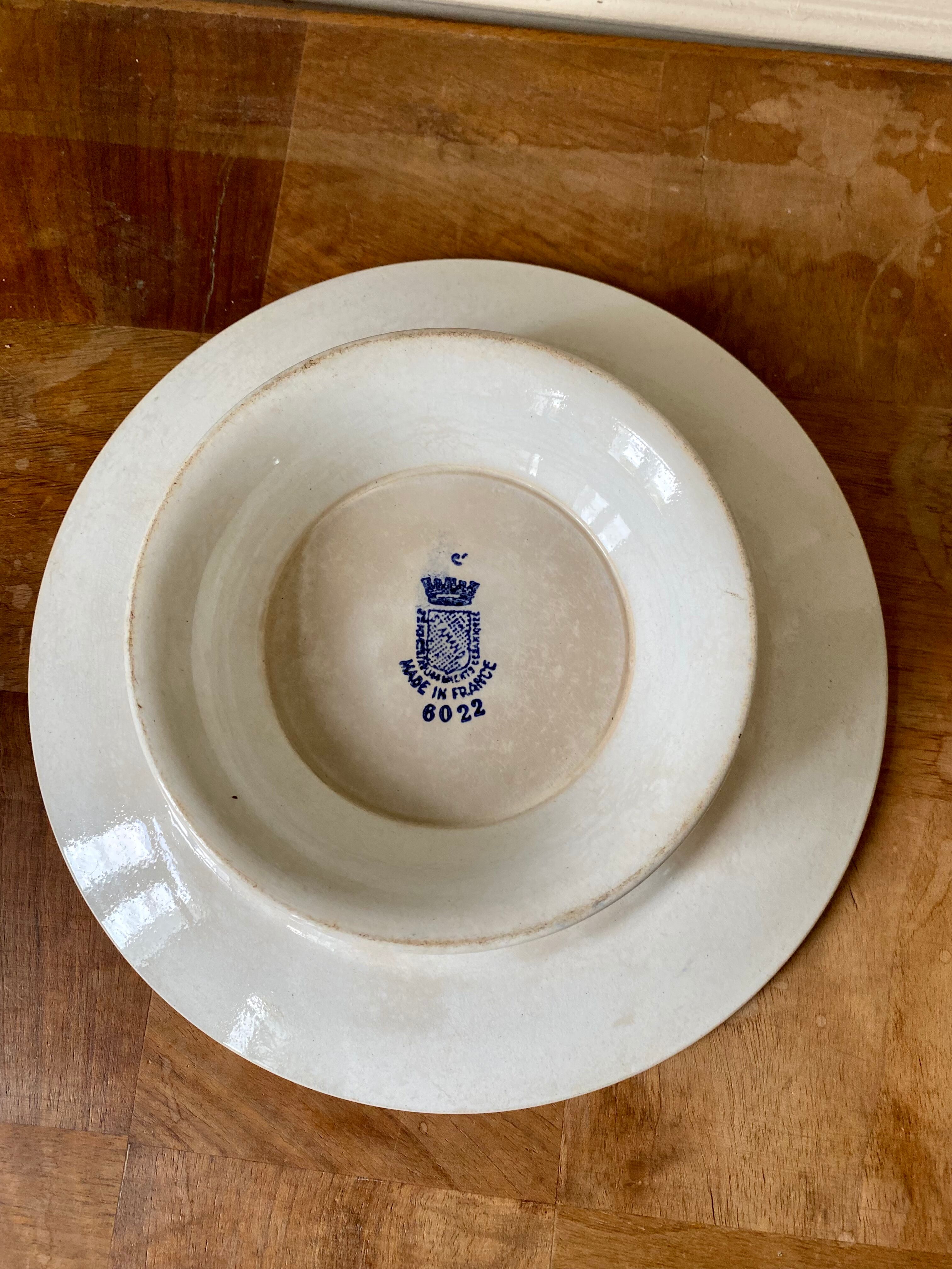 Ceramic standing dish from Saint Amand