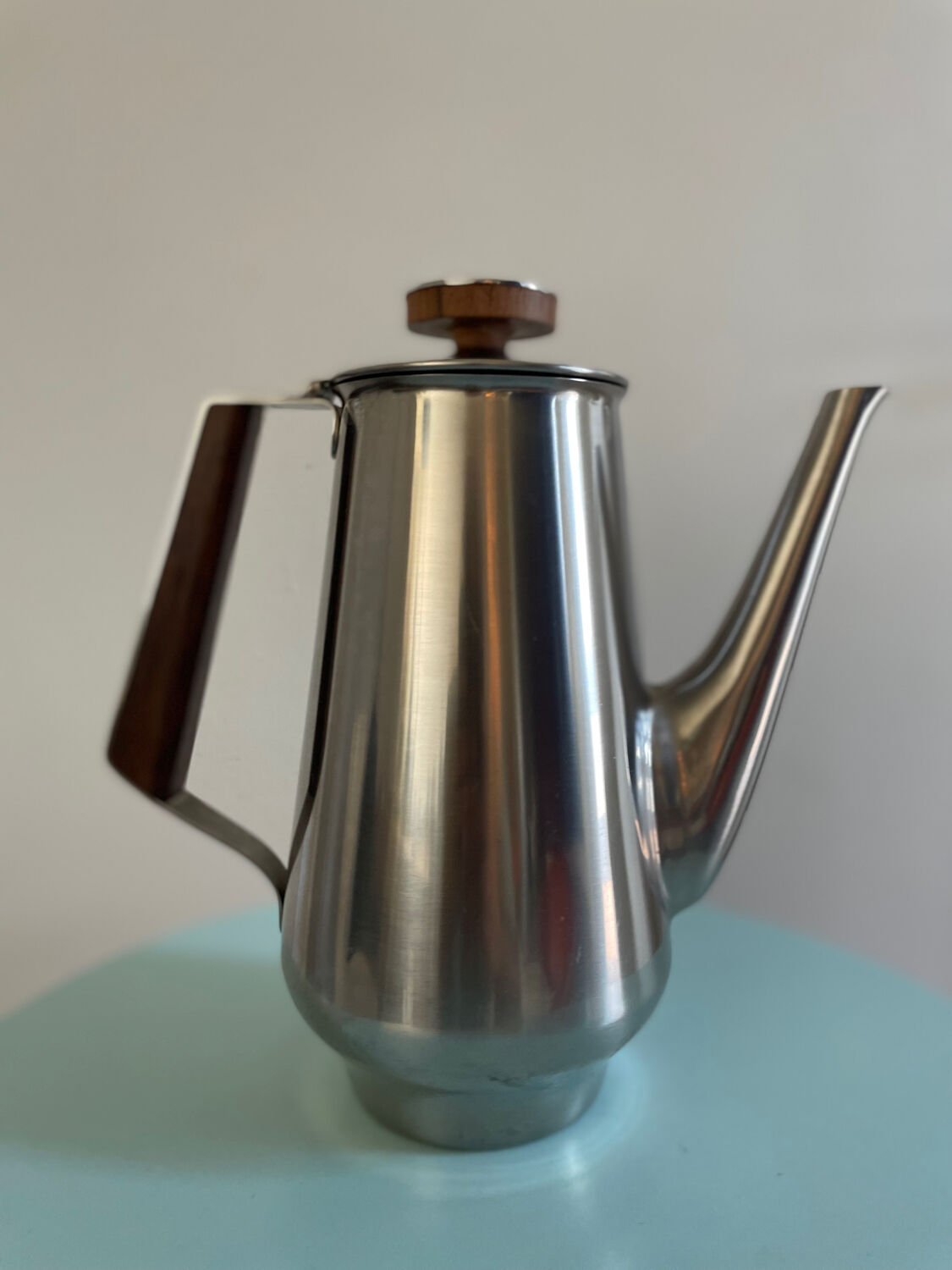 Vintage tea or coffee set in stainless steel and wood – signed Roger Insilco –