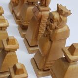 Jeu d'échecs ancien en bois sculpté dans sa boîte d'origine