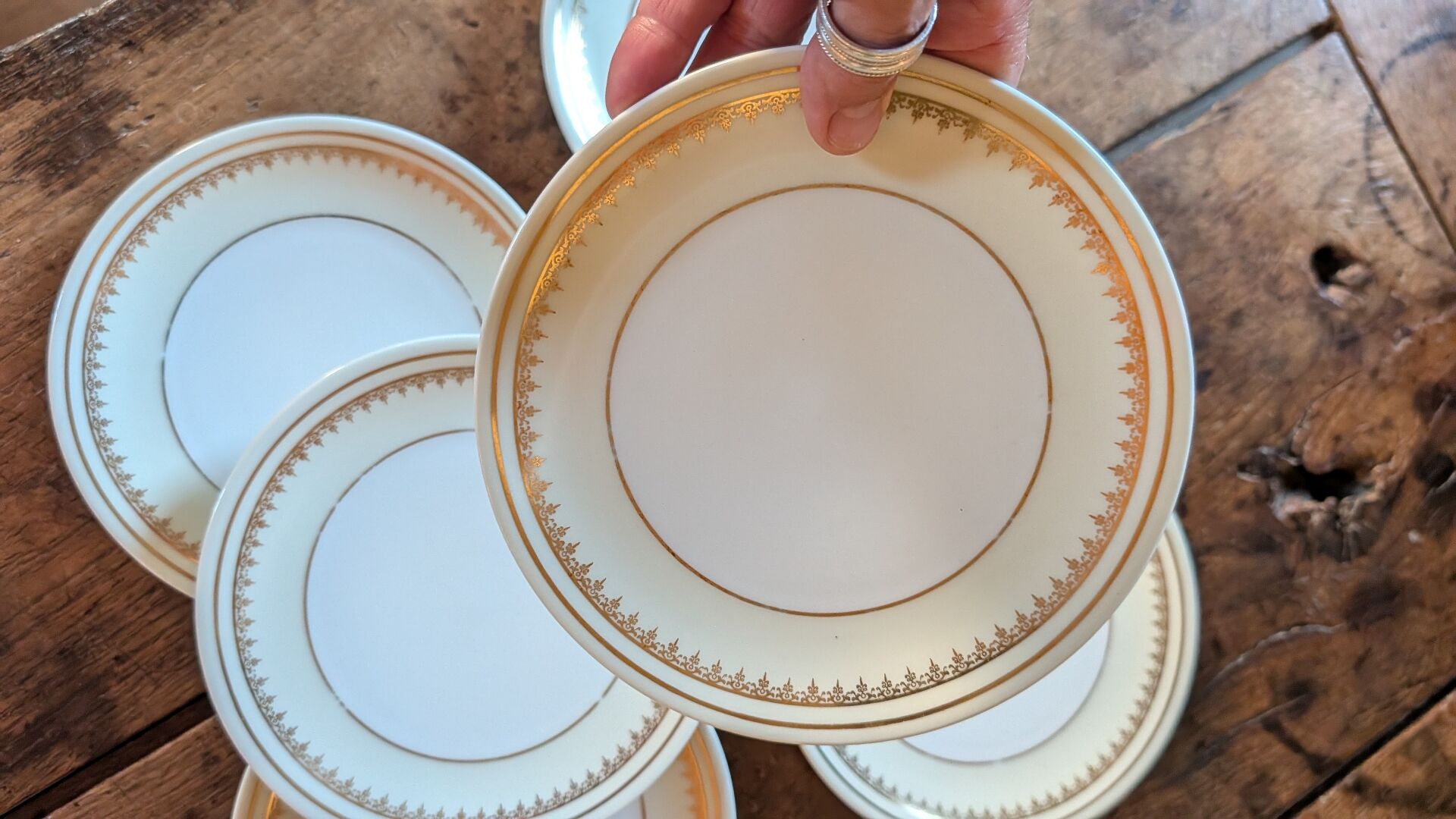 6 dessert plates A. Lanternier Limoges – gold decoration, 1950s